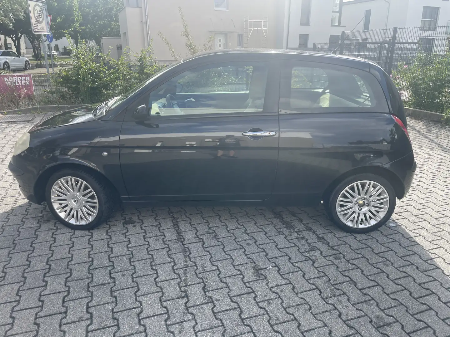 Lancia Ypsilon 1.2 8V Argento Schwarz - 2