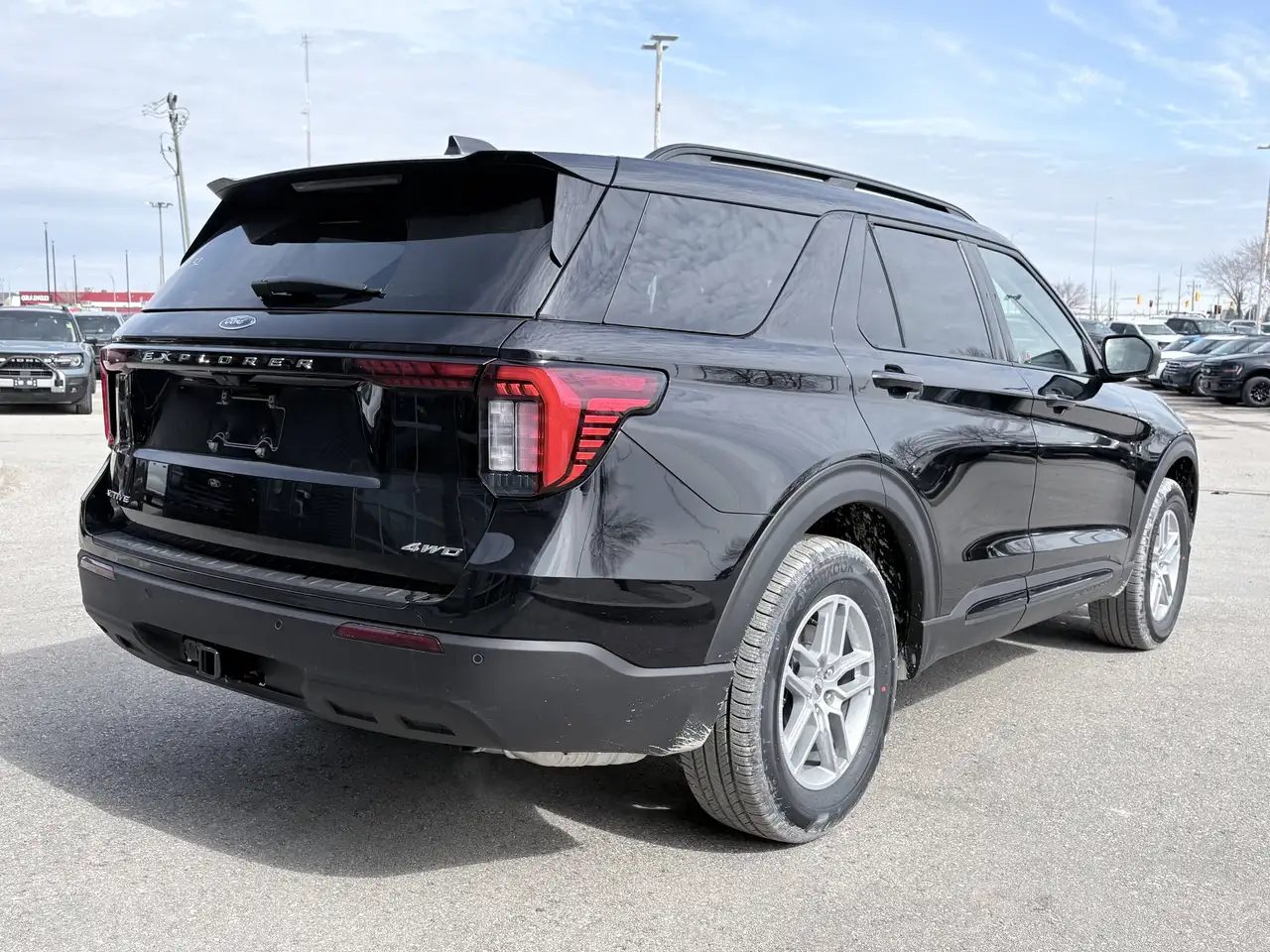 Ford Explorer снимка Ford Explorer