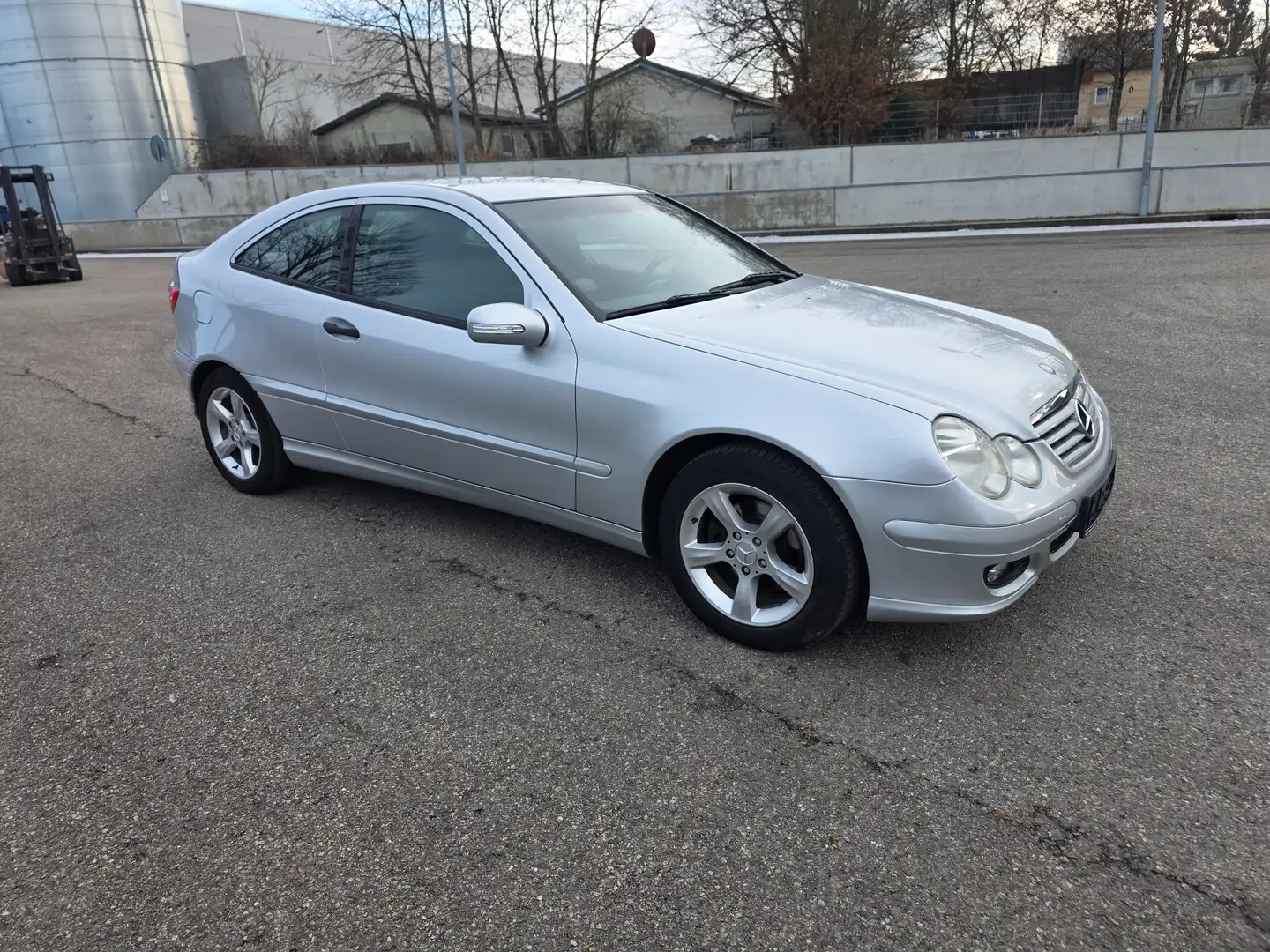 Mercedes-Benz C 180 coupe 180 Kompressor Klimaautomatik TÜV 07/2027 Grau - 2