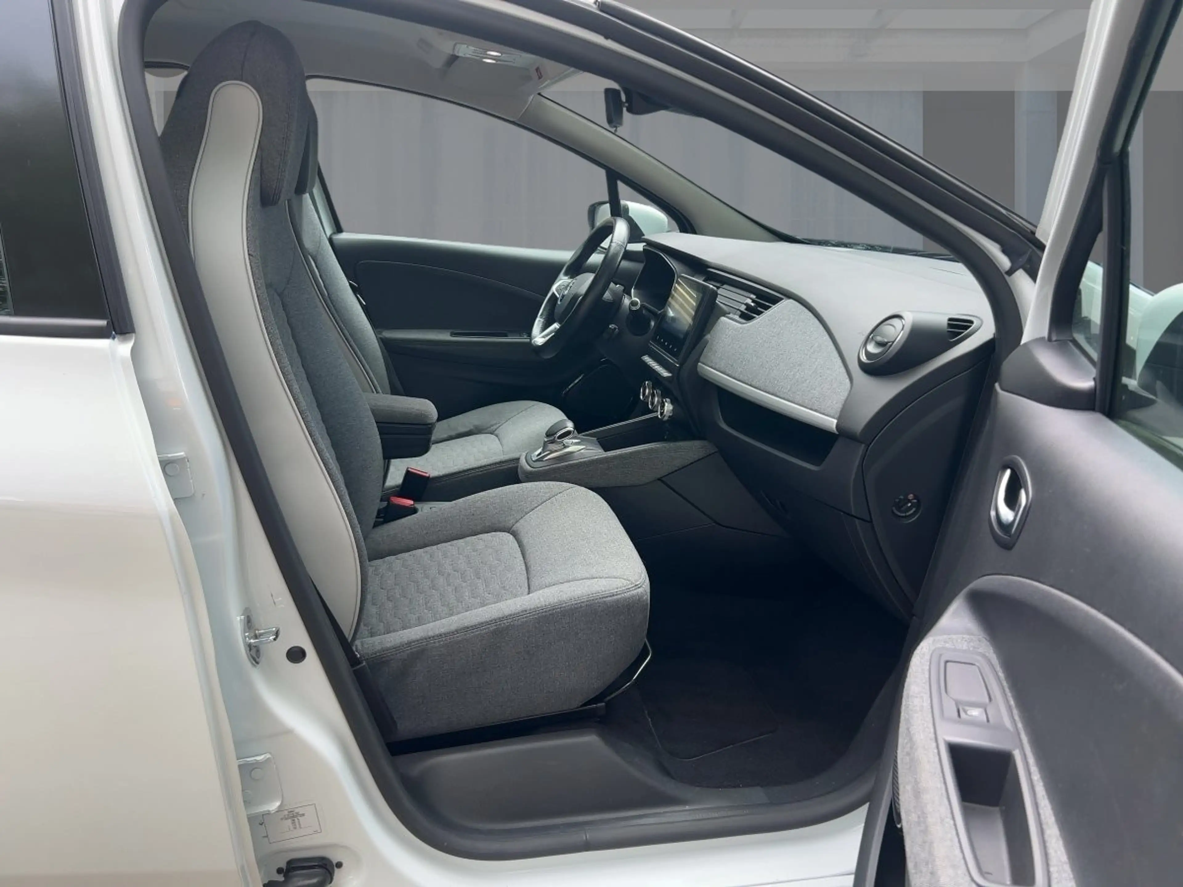 Renault ZOE R110 Z.E. 50 Experience — photo 8