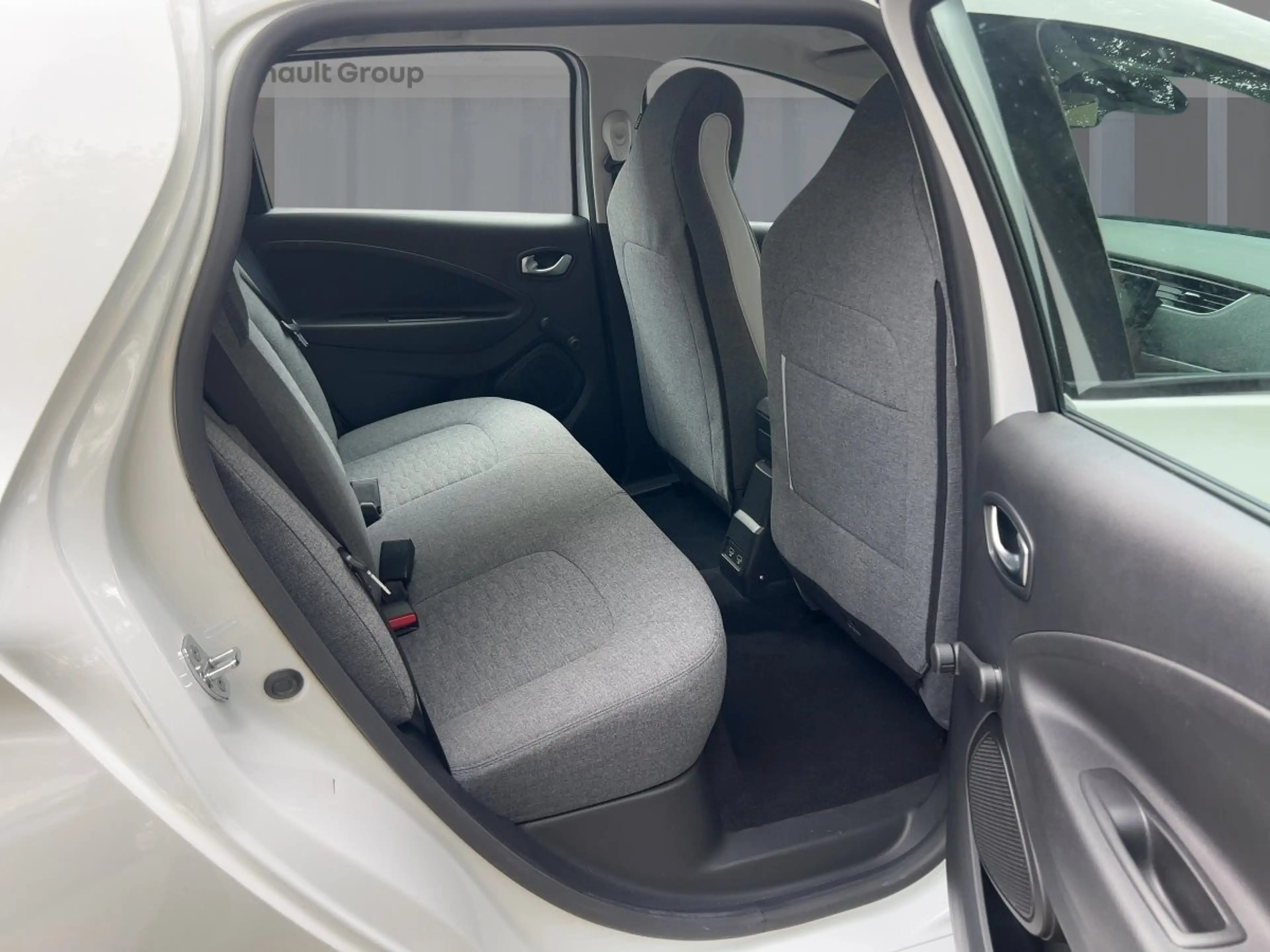 Renault ZOE R110 Z.E. 50 Experience — photo 9