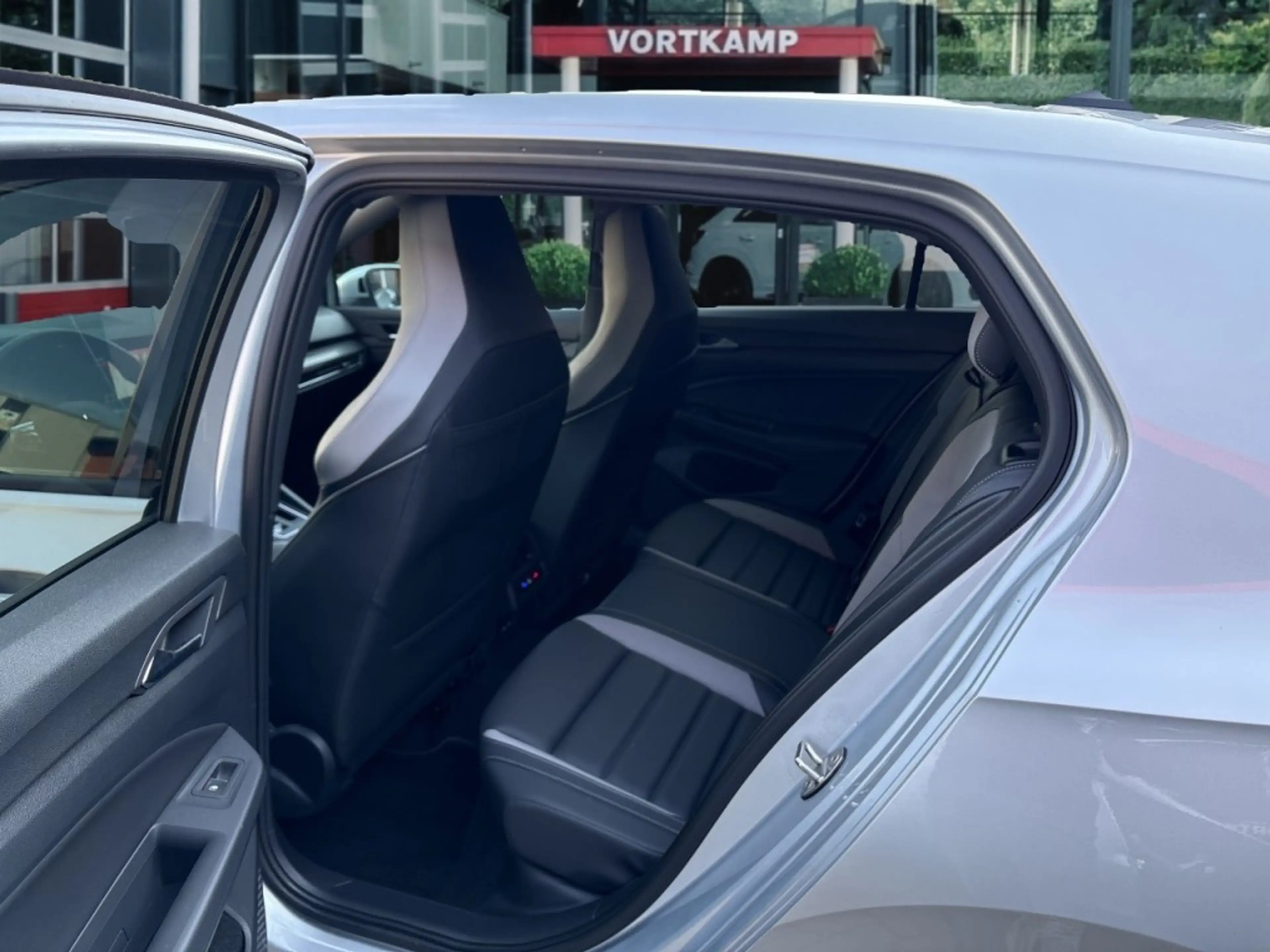 Volkswagen Golf GTE 1.4 TSI GTE e-HYBRID LEDER-VENTILATIE/CAMERA/TREKH — photo 12