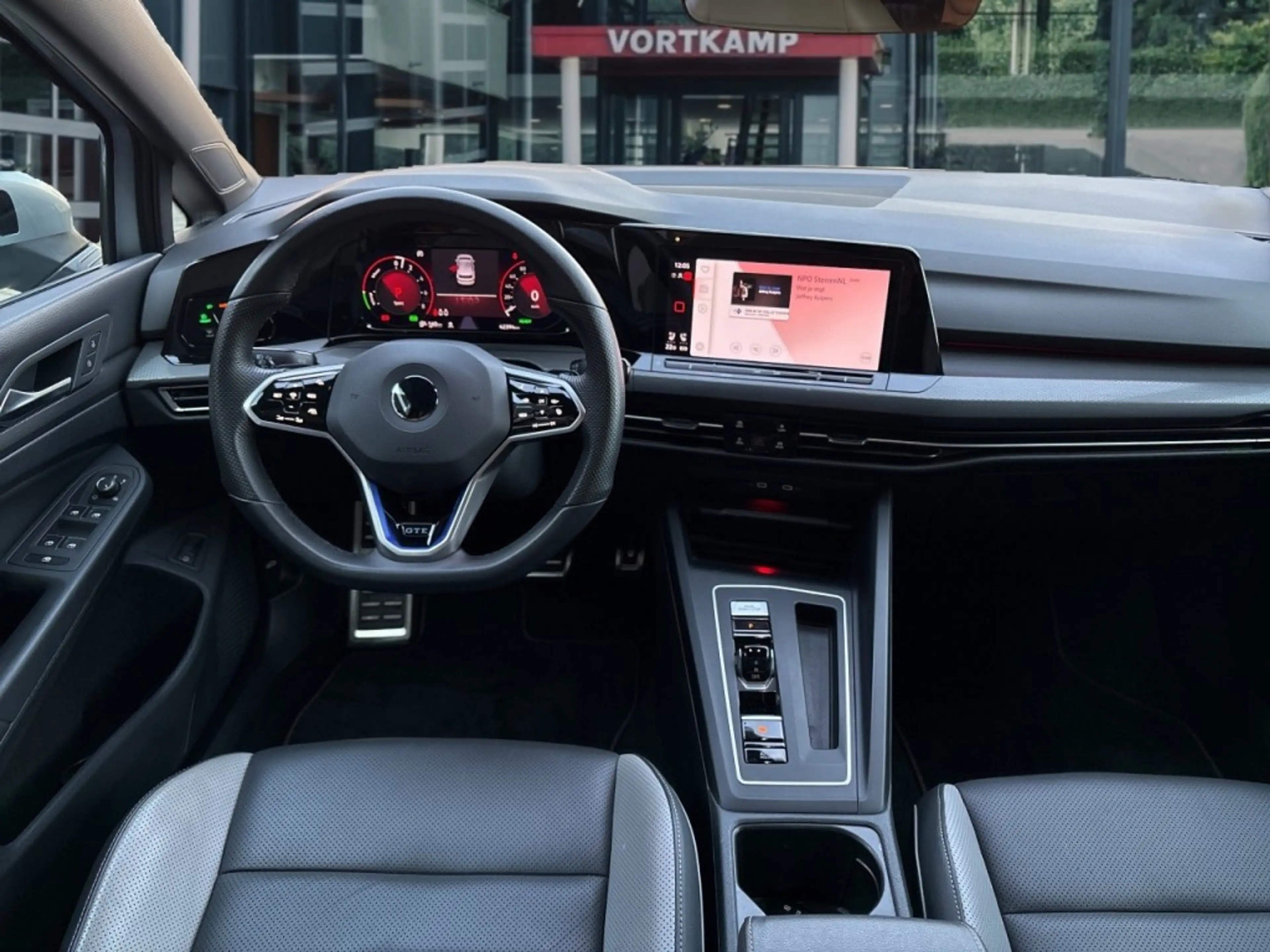 Volkswagen Golf GTE 1.4 TSI GTE e-HYBRID LEDER-VENTILATIE/CAMERA/TREKH — photo 14