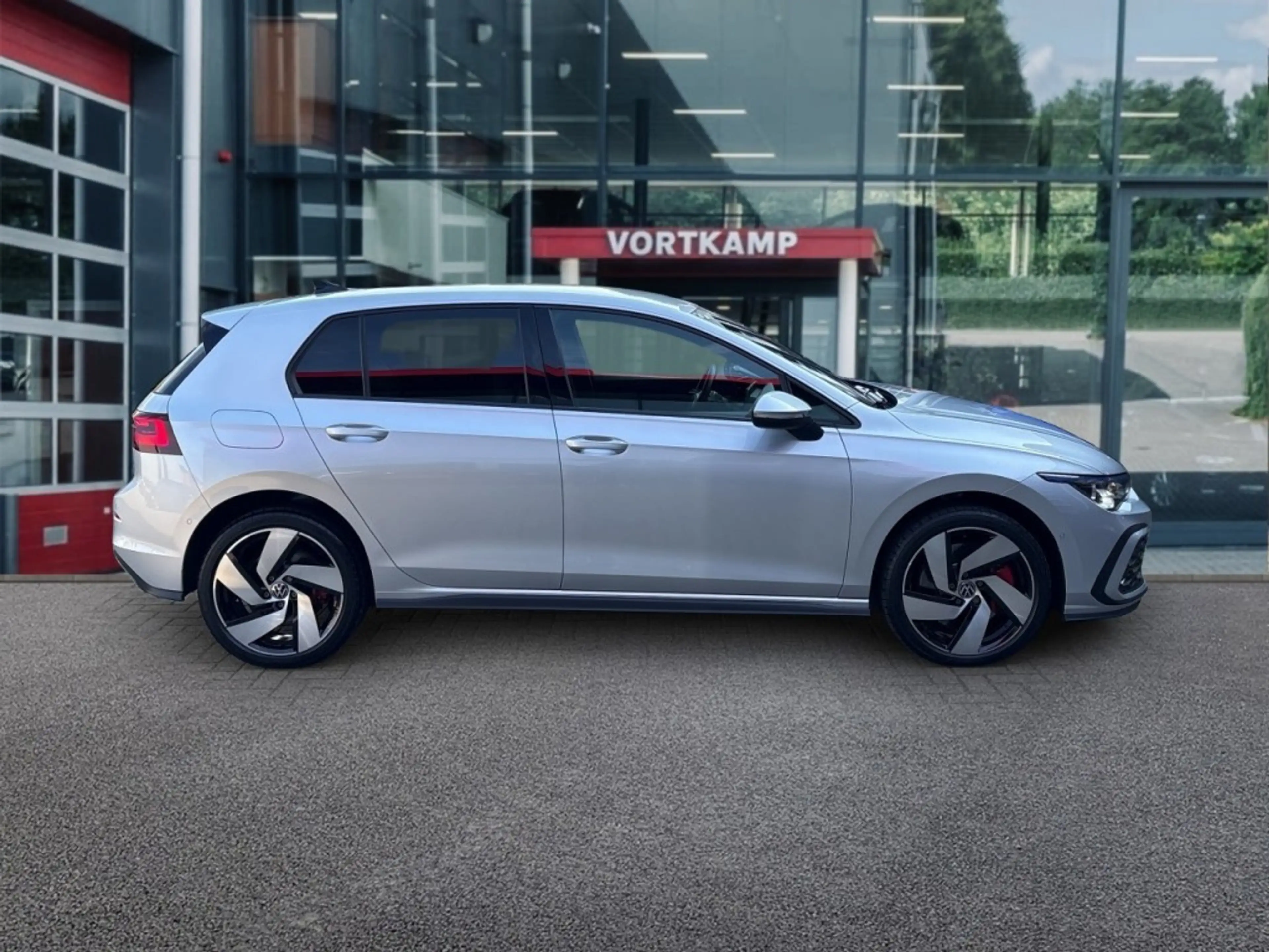 Volkswagen Golf GTE 1.4 TSI GTE e-HYBRID LEDER-VENTILATIE/CAMERA/TREKH — photo 4