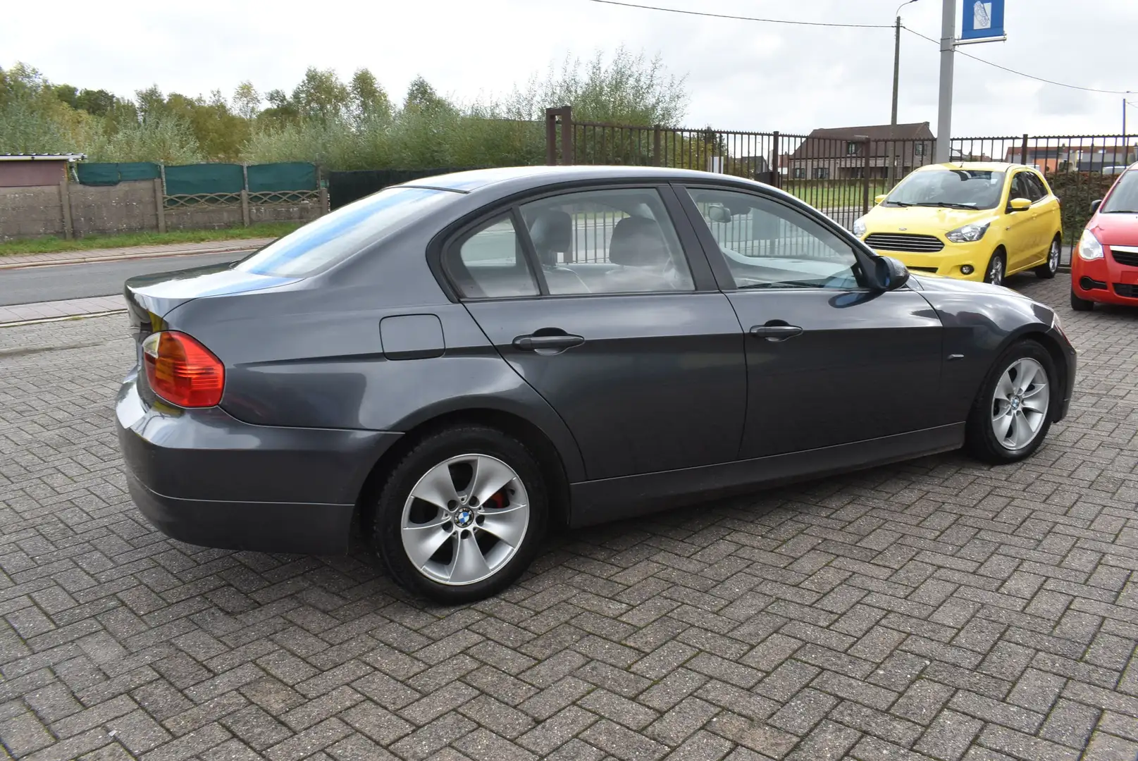 BMW 318 d Style Airco / Leder Grijs - 2