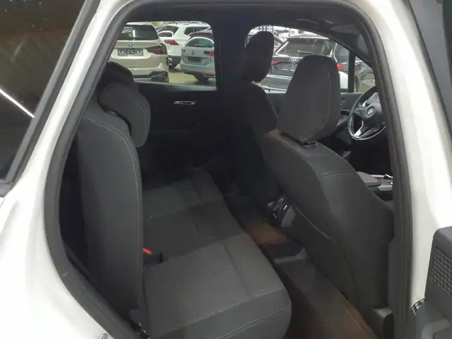 BMW 2 Series view 14