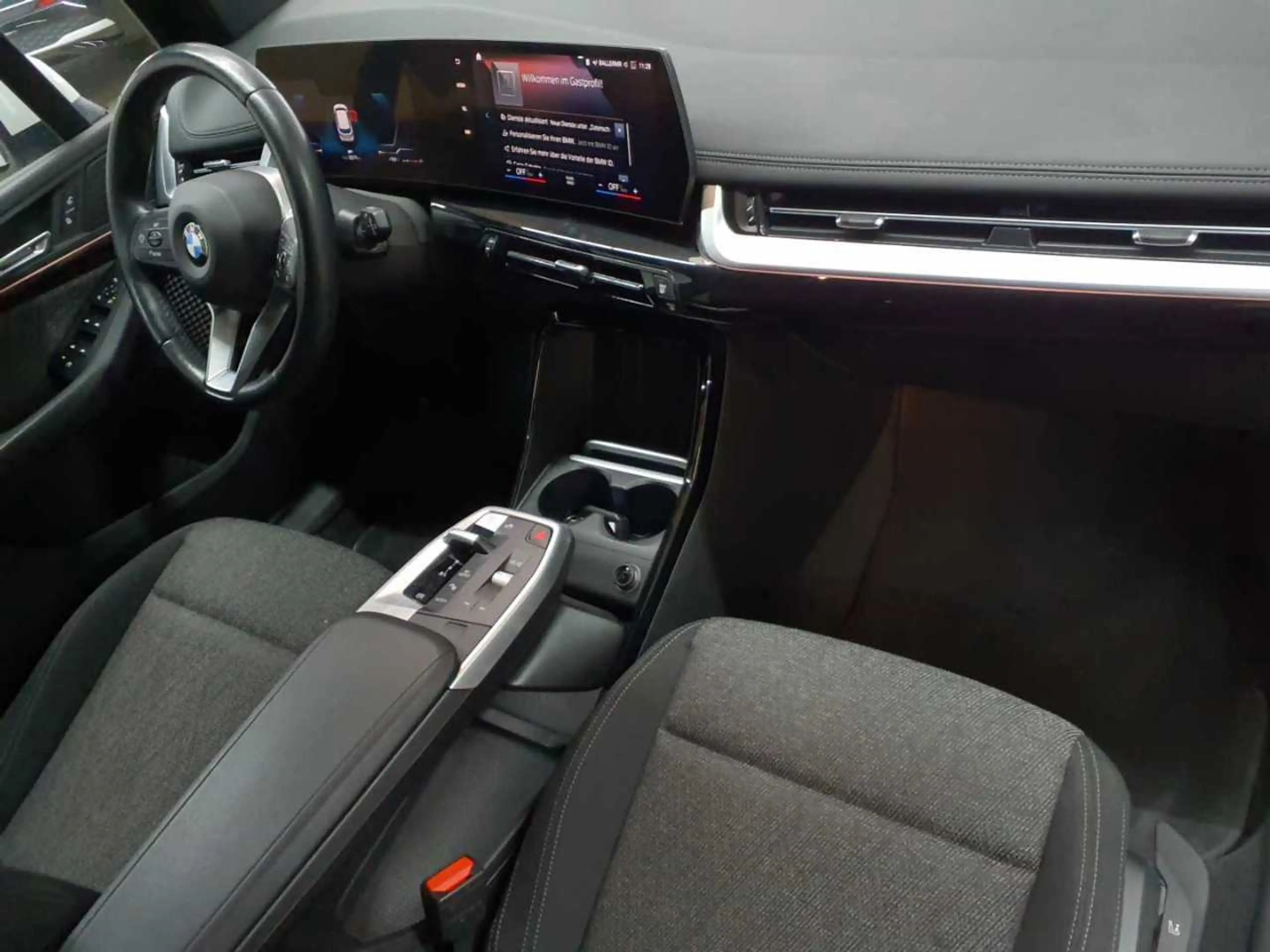 BMW 218 218d Active Tourer Aut. Navi Pano SHZ — photo 9