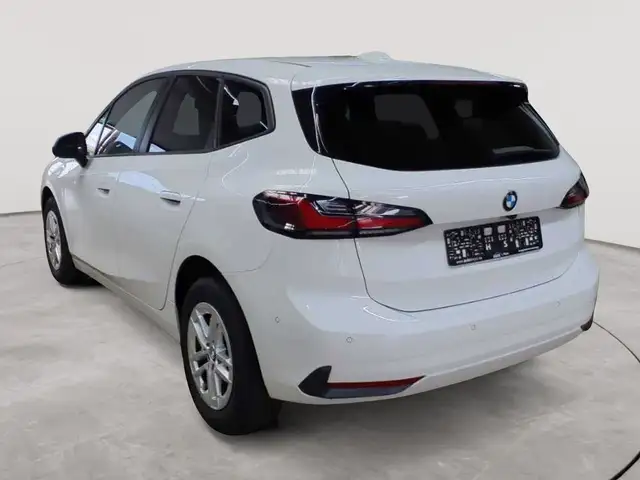 BMW 2 Series view 5