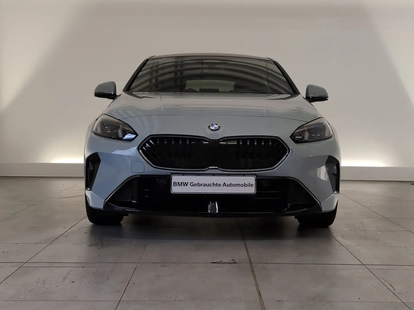 BMW 118 d Limousine M Sportpaket HUD/SHZ/DAB HUD/SHZ/DAB Grau - 2