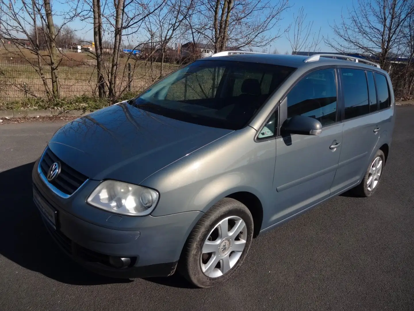 Volkswagen Touran Goal 2 Liter  Automatik Gris - 1