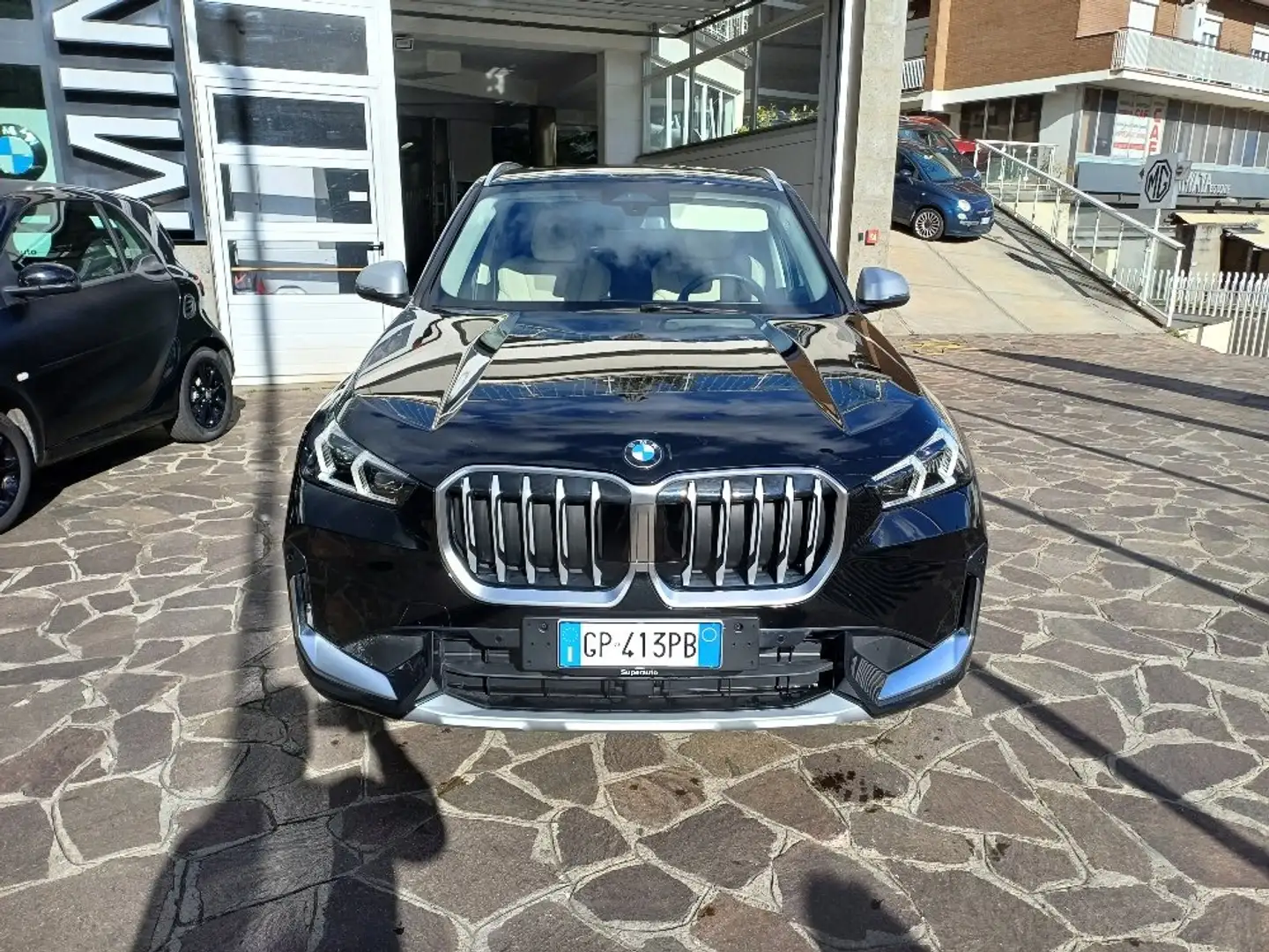BMW X1 sdrive20i xLine 178cv auto Zwart - 2