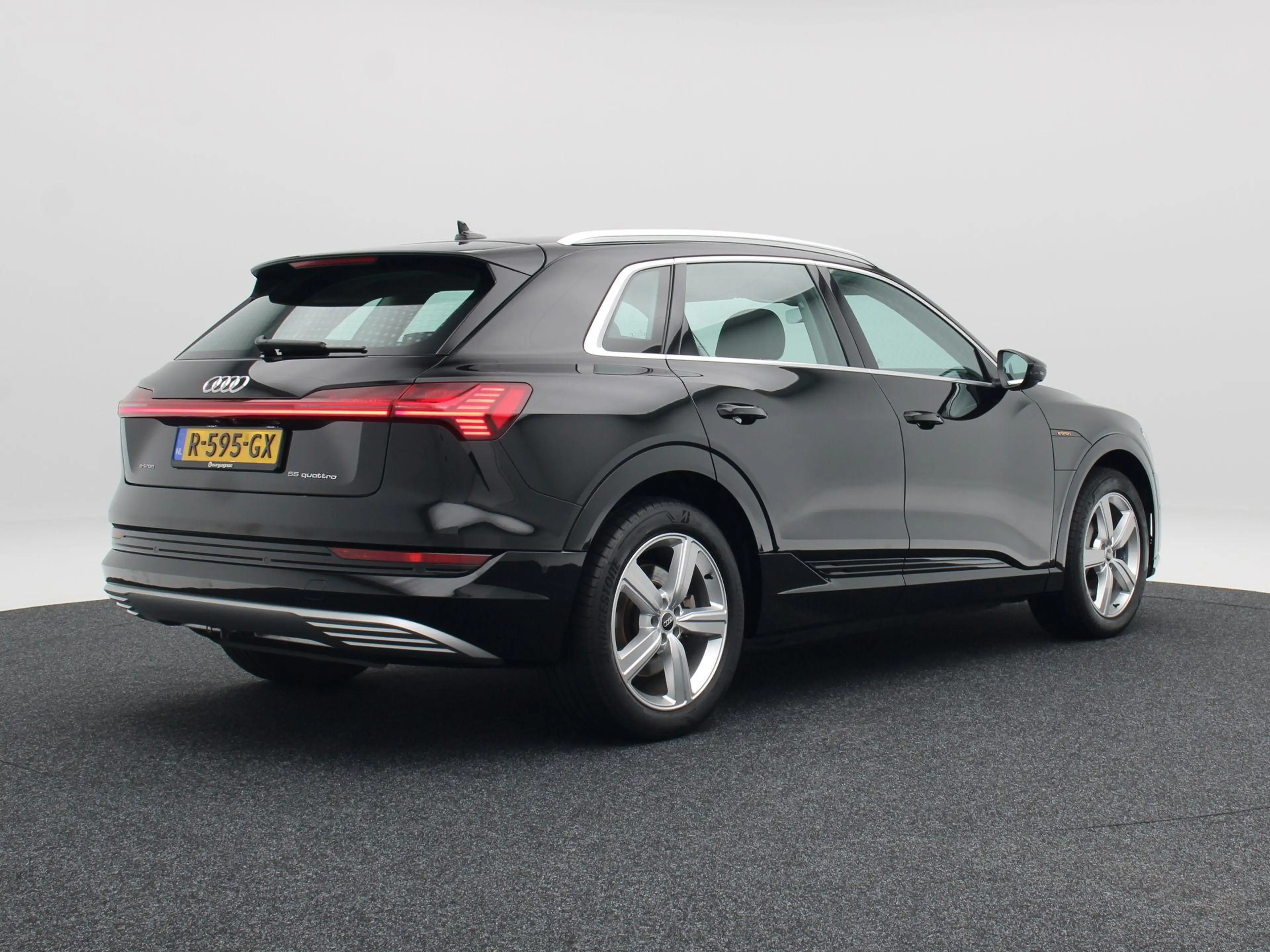 Audi e-tron 55 quattro Advanced edition Plus 95 kWh 408 Pk | L — photo 3