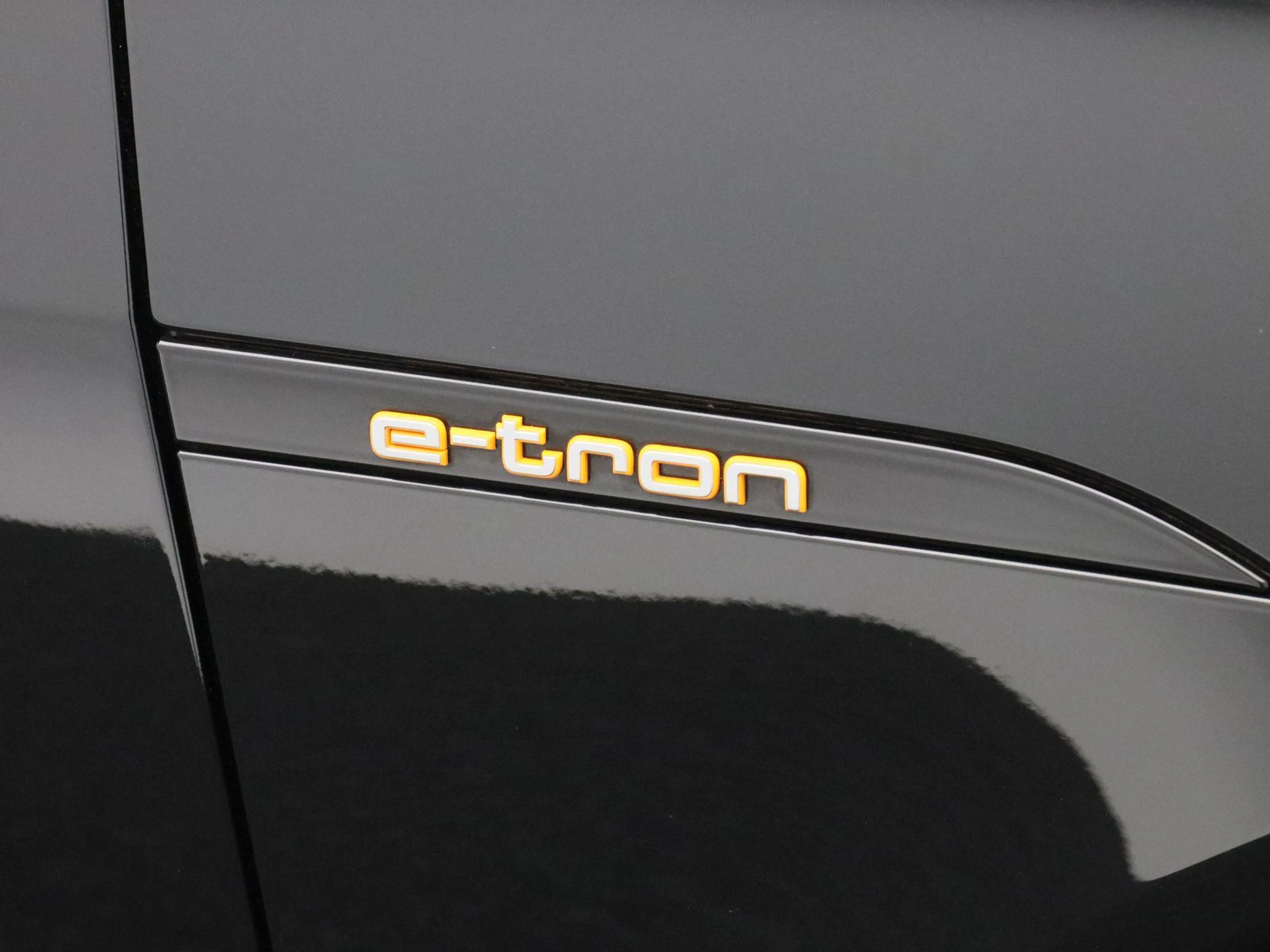Audi e-tron 55 quattro Advanced edition Plus 95 kWh 408 Pk | L — photo 14