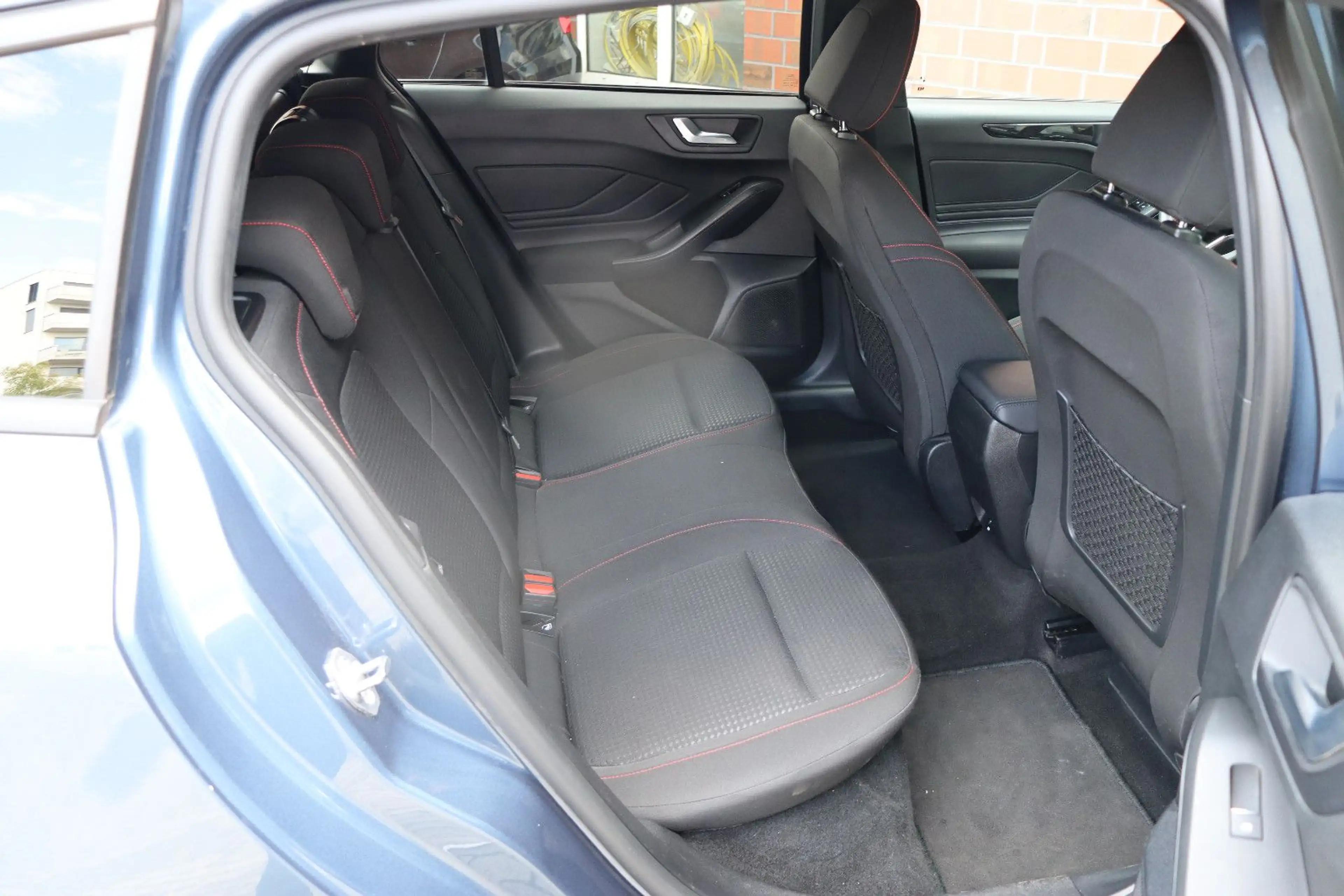 Ford Focus Turnier 1.0 EcoBoost ST-Line LED Navi 1.HD — photo 15