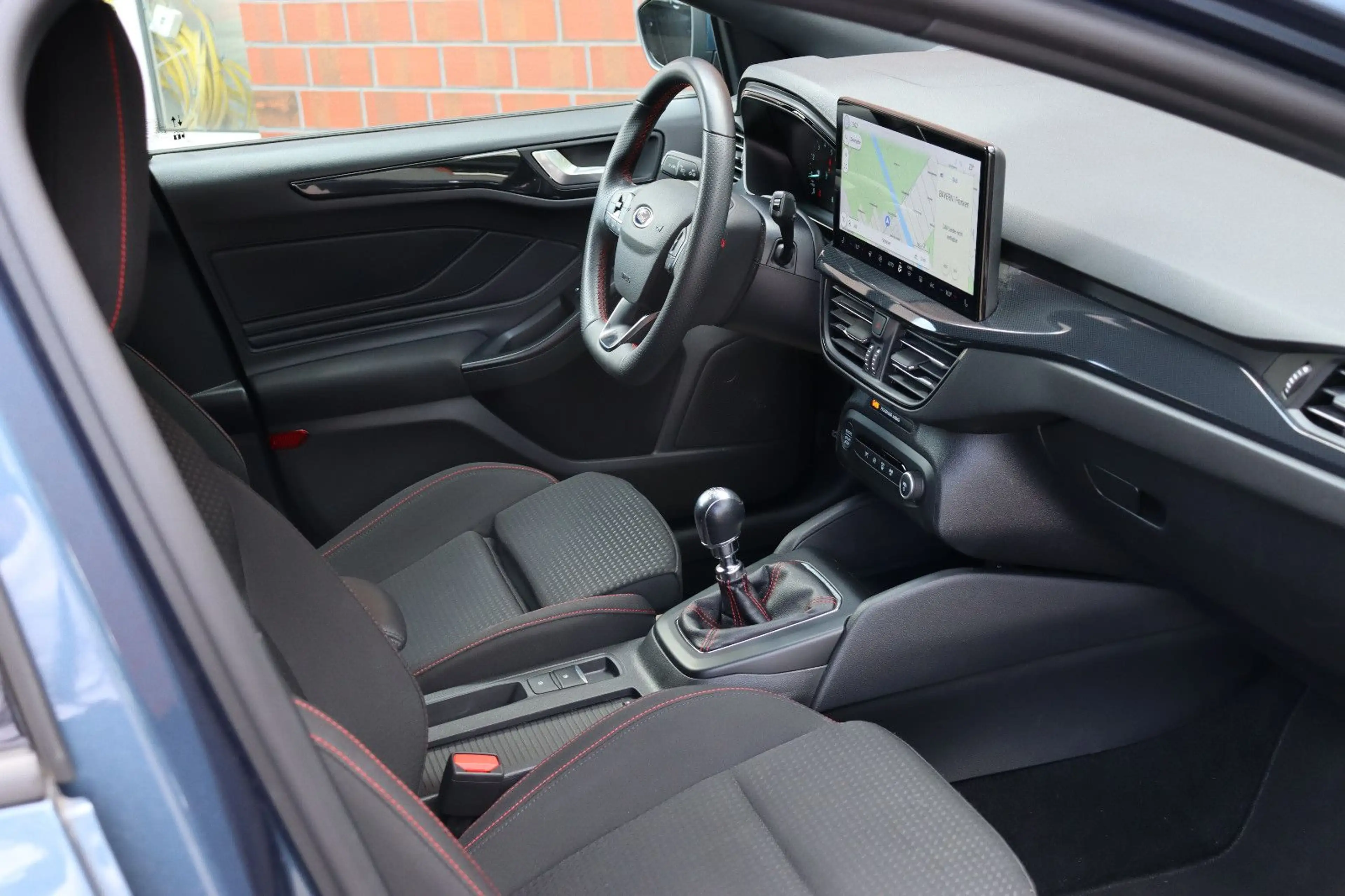 Ford Focus Turnier 1.0 EcoBoost ST-Line LED Navi 1.HD — photo 13