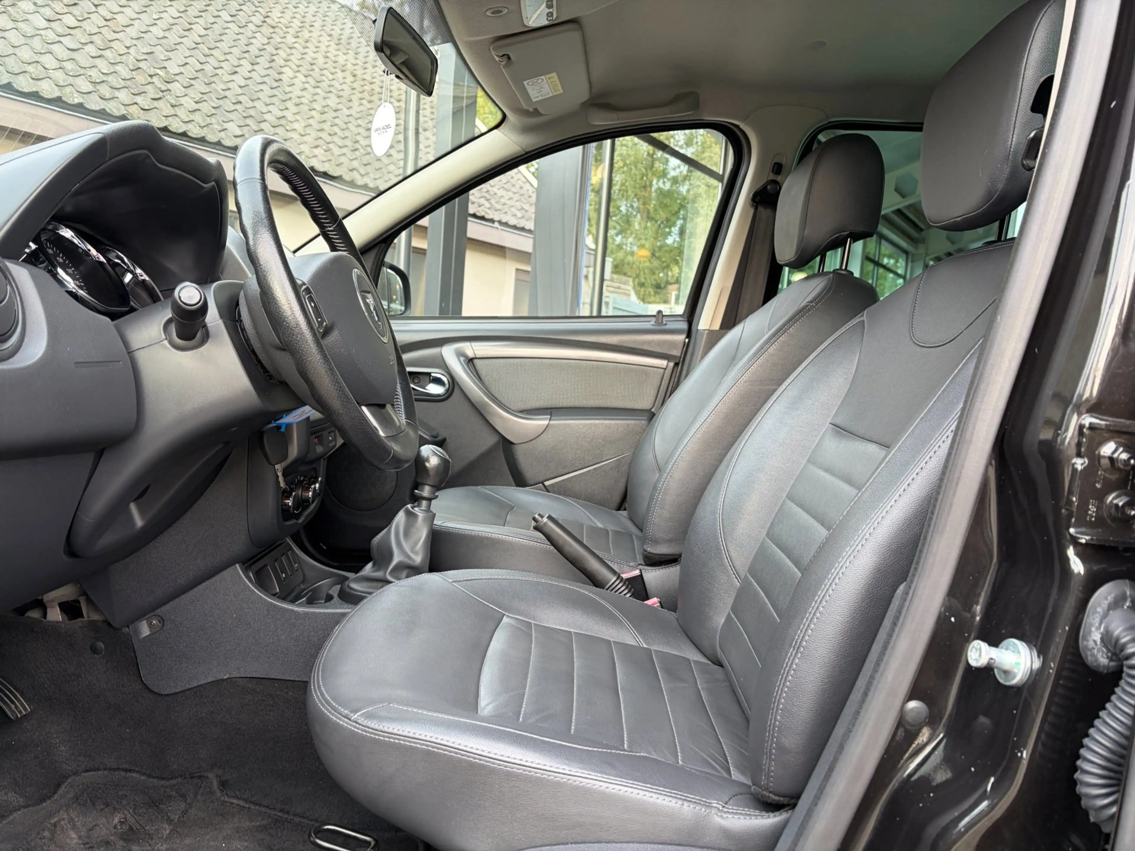 Dacia Duster 1.2 TCe 4x2 Prestige Leer Navi Cruise Airco Trekha — photo 13