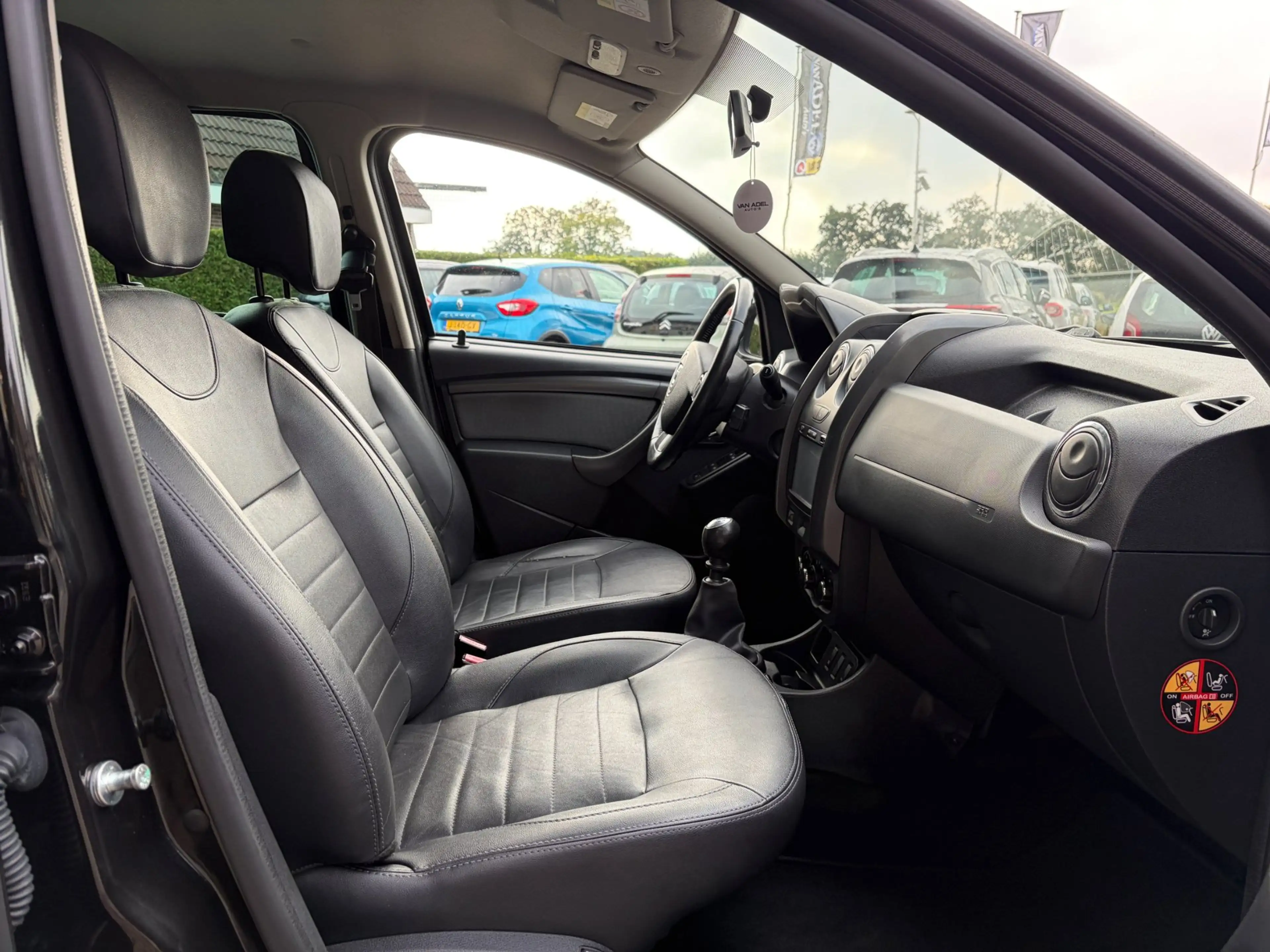 Dacia Duster 1.2 TCe 4x2 Prestige Leer Navi Cruise Airco Trekha — photo 8