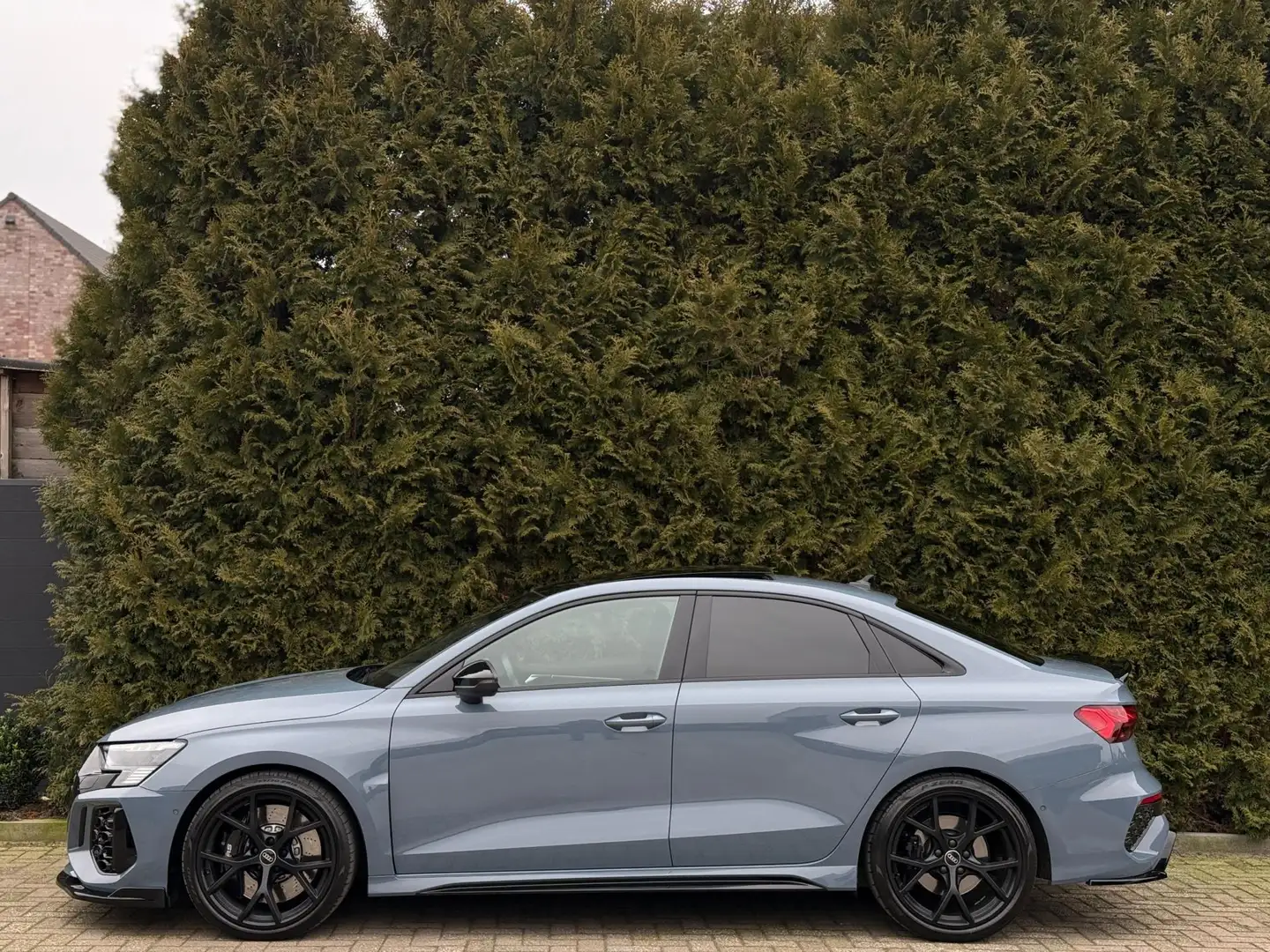 Audi RS3 Limousine 2.5 TFSI Quattro CarPlay Panorama Grau - 2