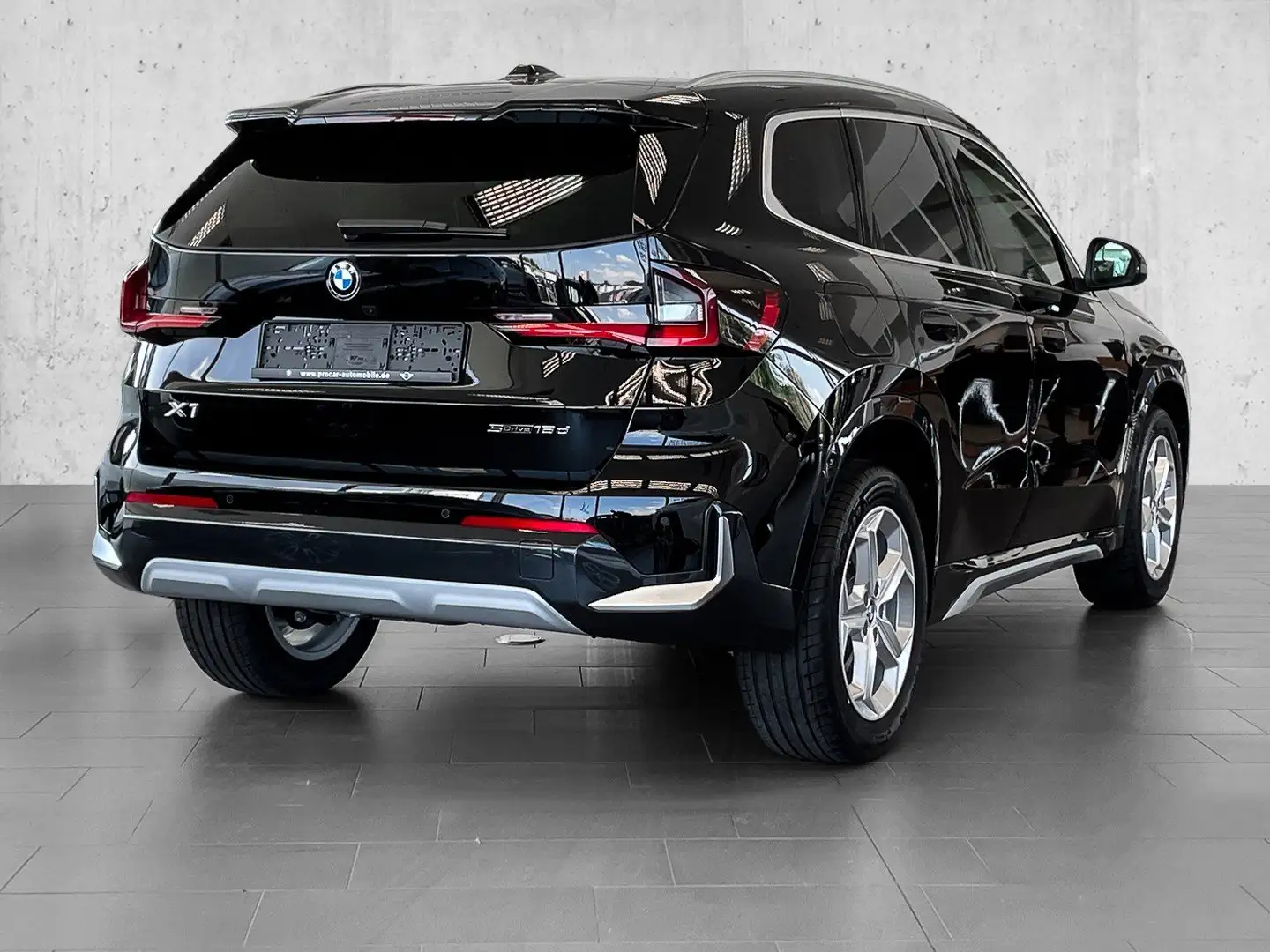 BMW X1 sDrive18d AHK DA PA RFK PDC LED Klima DAB Noir - 2