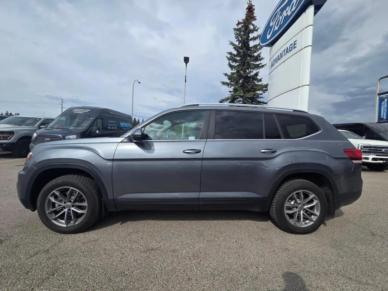 Volkswagen Atlas снимка Volkswagen Atlas