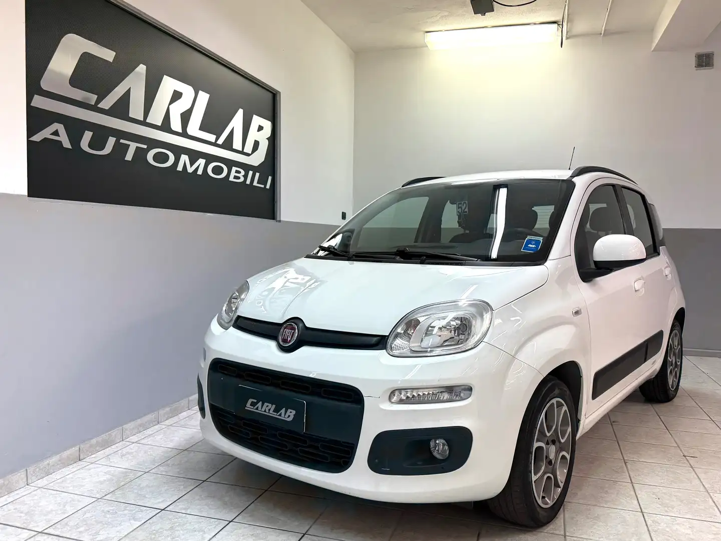 Fiat Panda 1.2  69cv NEOPATENTATI 5 POSTI Bianco - 1