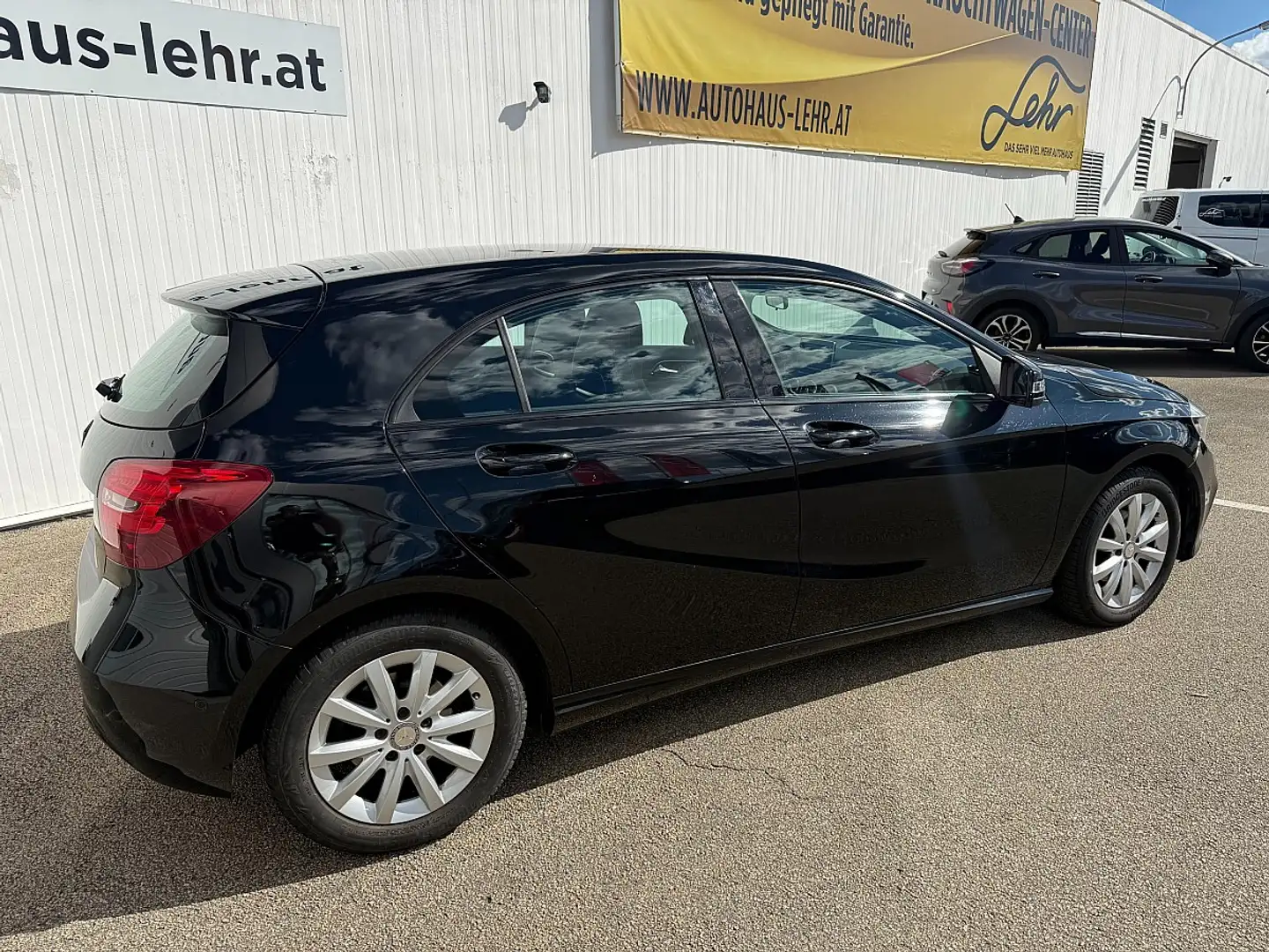 Mercedes-Benz A 160 d Schwarz - 2