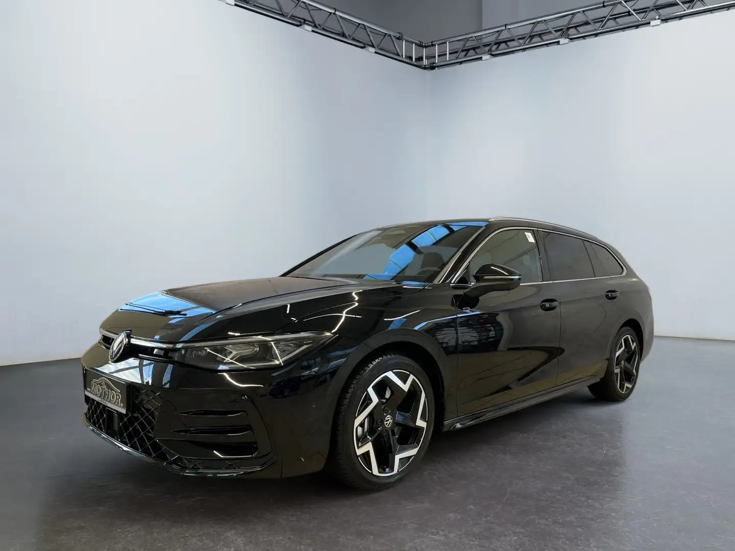 Volkswagen Passat Variant R-Line 2.0 TDI DSG 4Motion 360 KAM Schwarz - 2