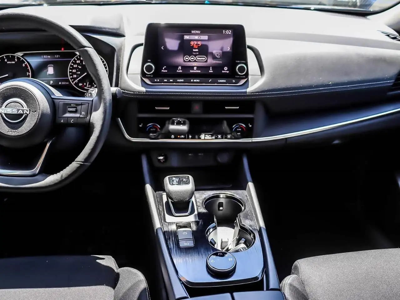 Nissan Rogue снимка Nissan Rogue