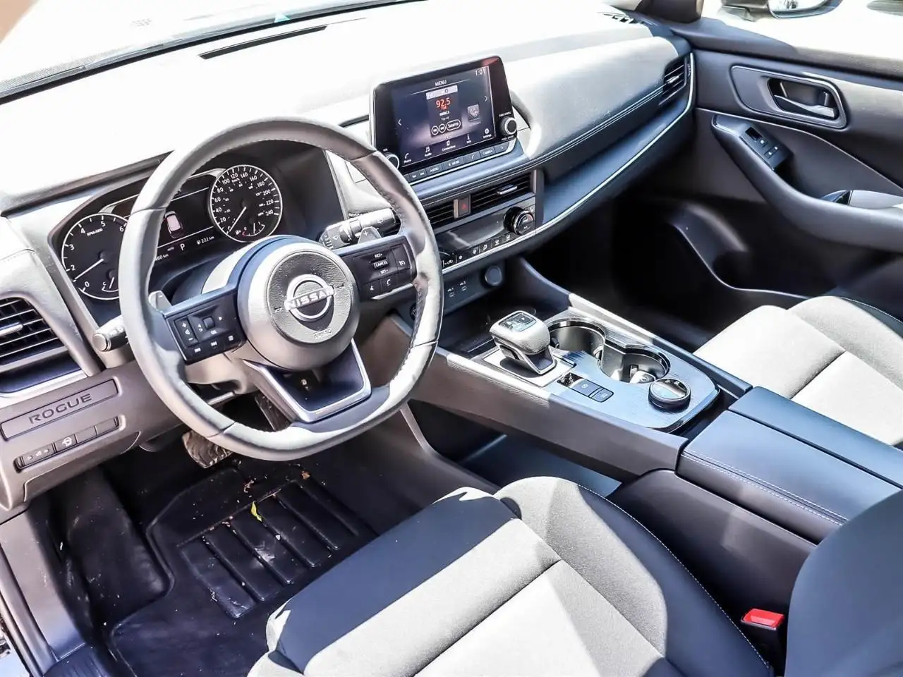 Nissan Rogue снимка Nissan Rogue