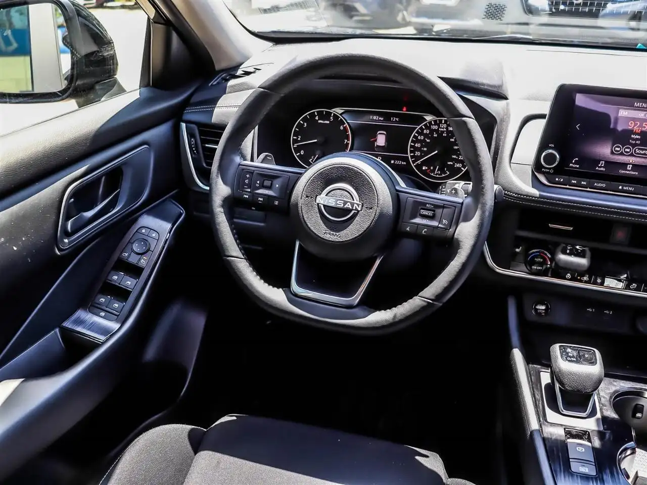 Nissan Rogue снимка Nissan Rogue