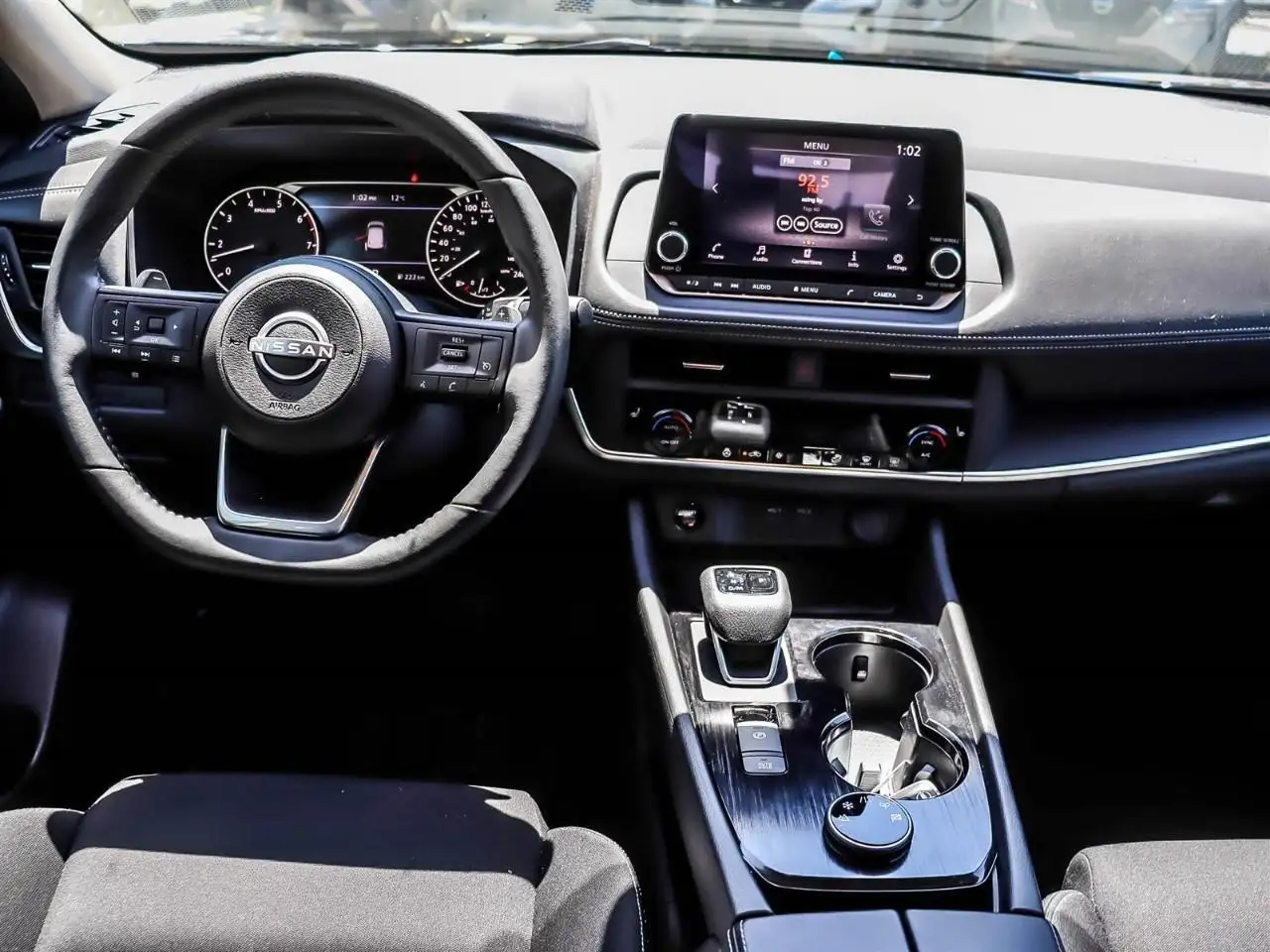Nissan Rogue снимка Nissan Rogue