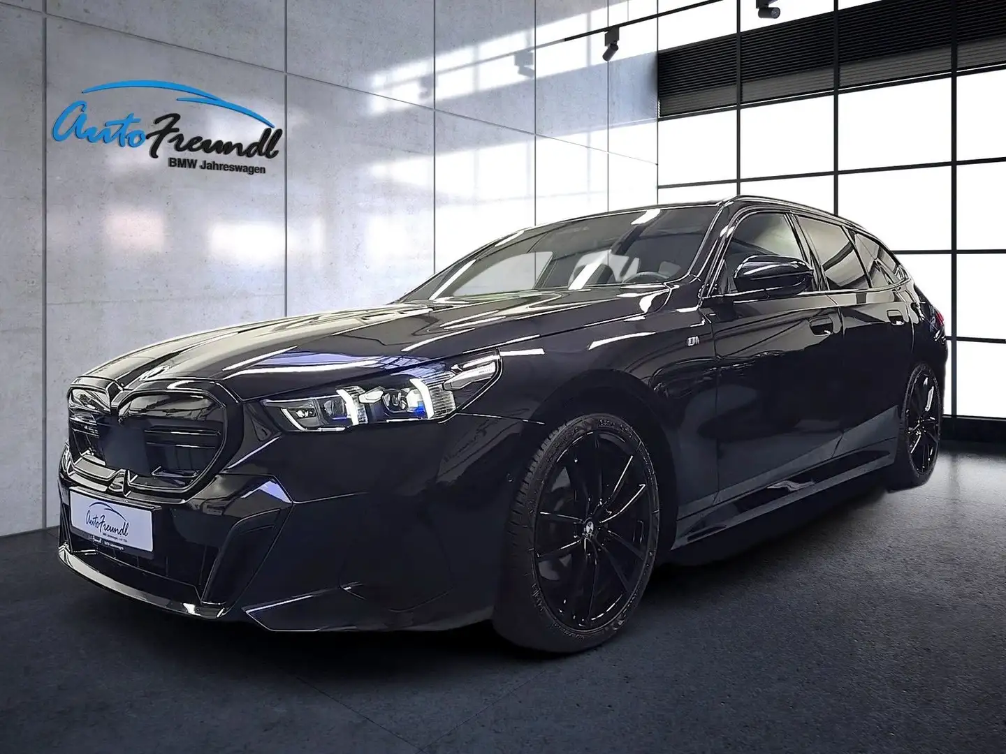 BMW 520 d xDrive M Sport *Pano*20Zoll*Autob.*AHK*Stan Schwarz - 1