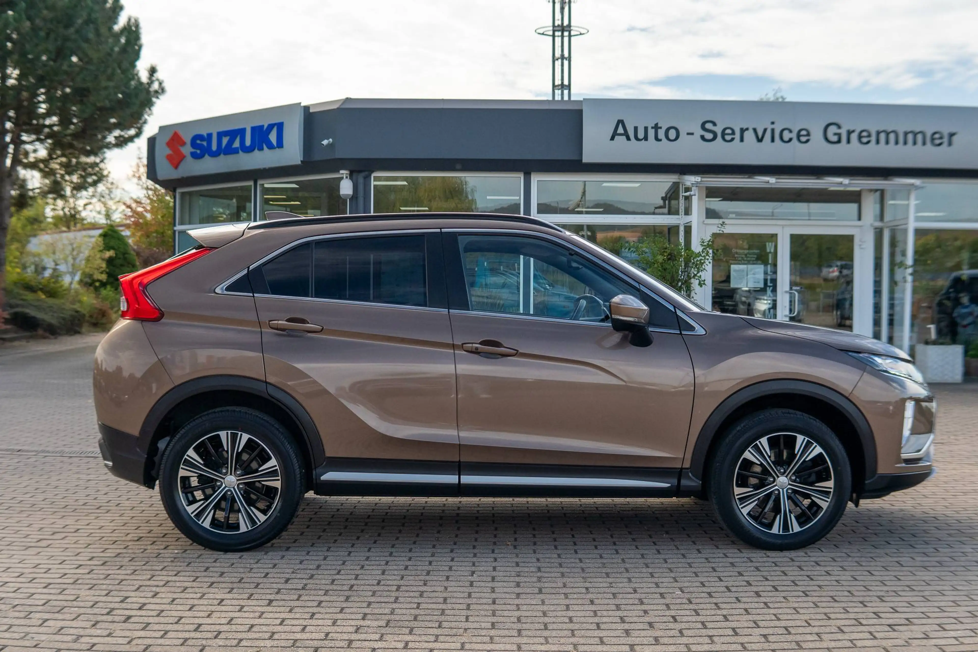 Mitsubishi Eclipse Cross 1.5 T-MIVEC, Diamant Edition+ 4WD *FRONTSCHEIBE HEIZBAR *4xSHZ *LED *NAVI *360° KAMERA — photo 9