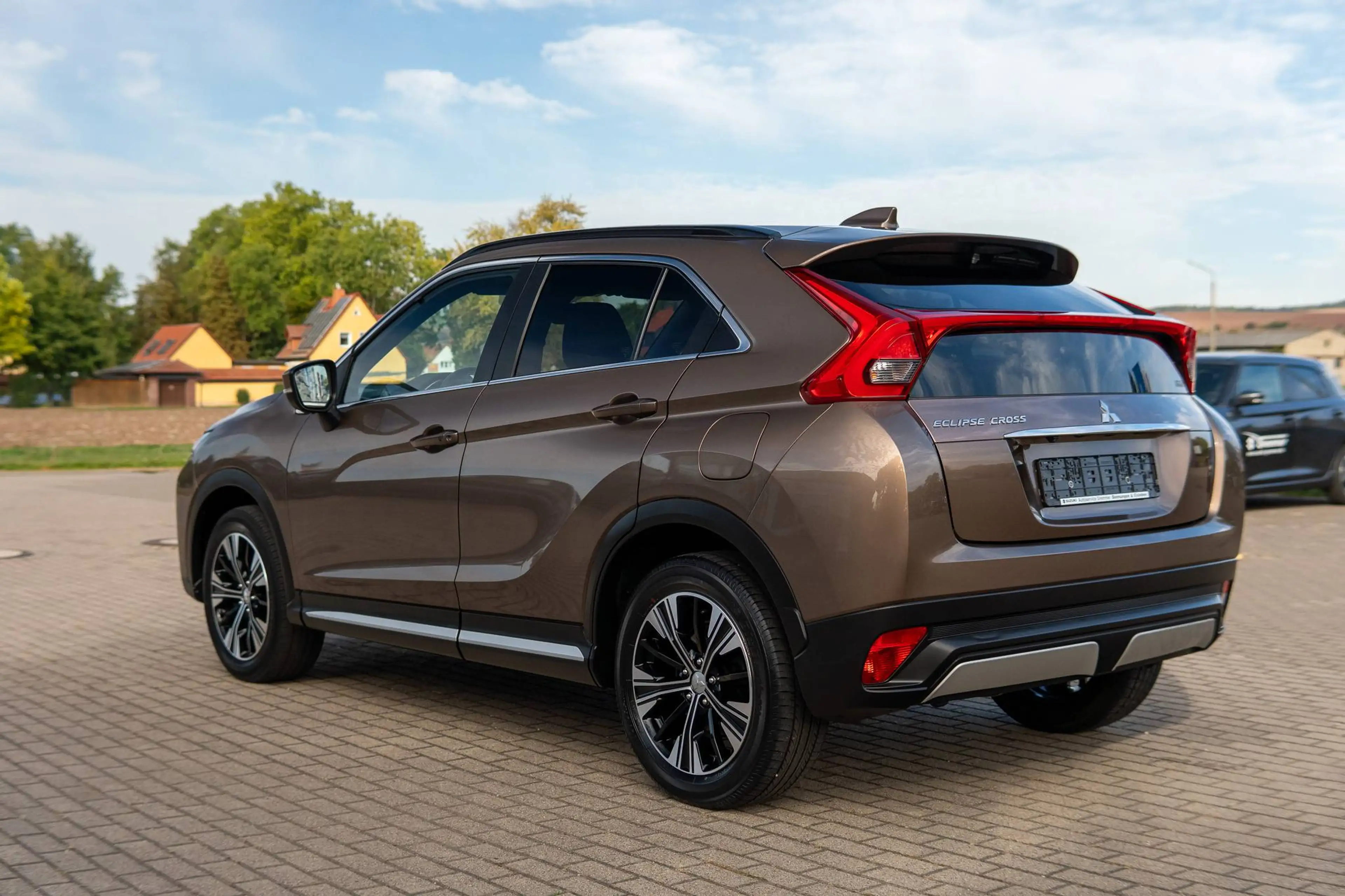 Mitsubishi Eclipse Cross 1.5 T-MIVEC, Diamant Edition+ 4WD *FRONTSCHEIBE HEIZBAR *4xSHZ *LED *NAVI *360° KAMERA — photo 4