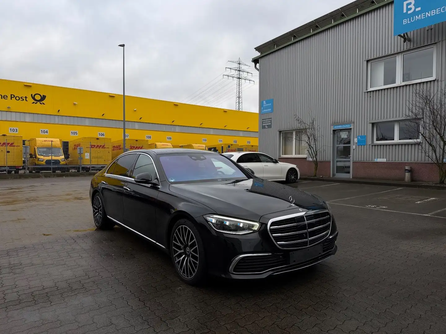 Mercedes-Benz S 400 d 4Matic L Burm. HeadUp Pano 3D Stndhzg. Schwarz - 2