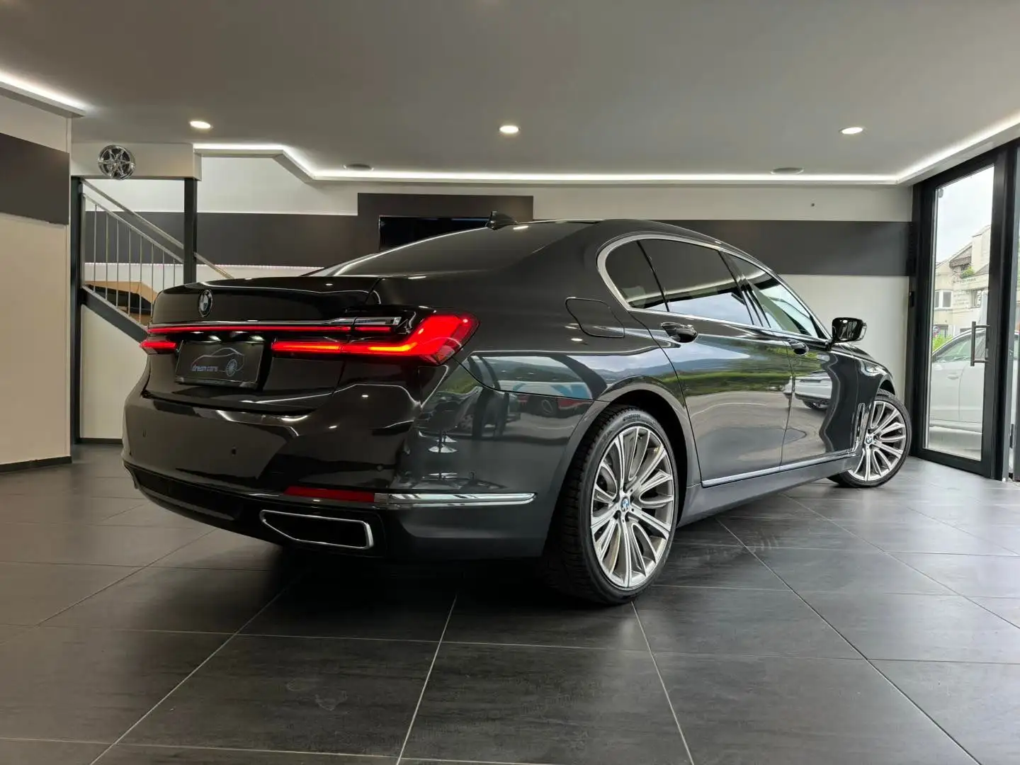 BMW 730 xd lang / NIGHT VISION / elektr. Sitze hinten / V Gri - 2