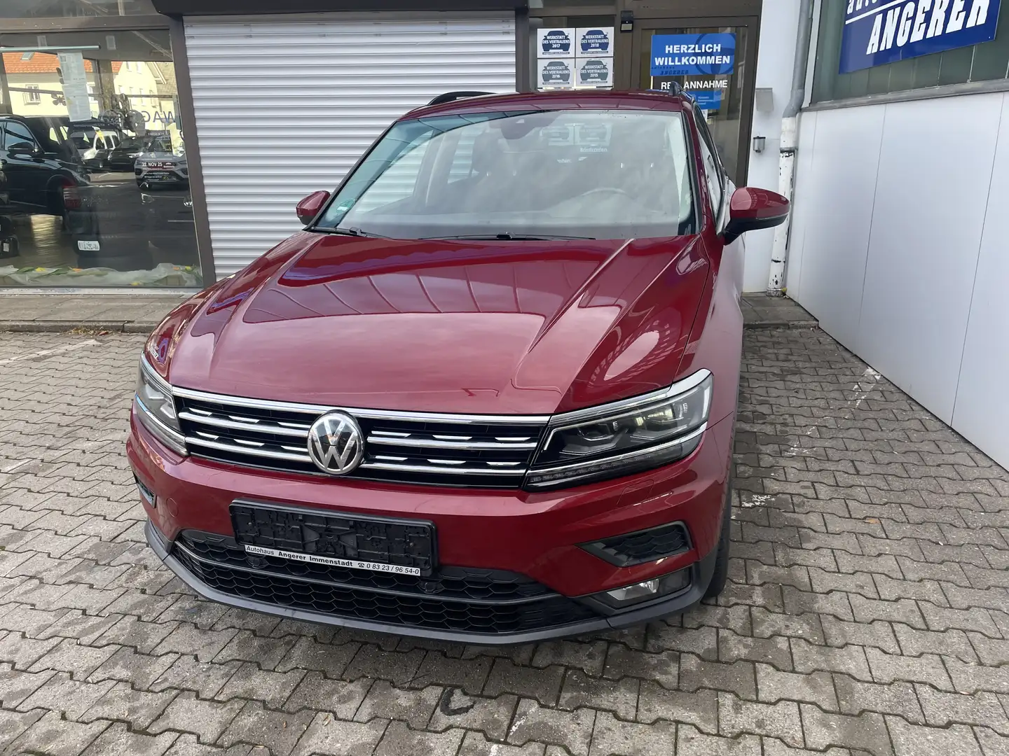 Volkswagen Tiguan 2.0 TDI 4Motion Comfortline,AHK,Navi,8fach-bereift Rouge - 1