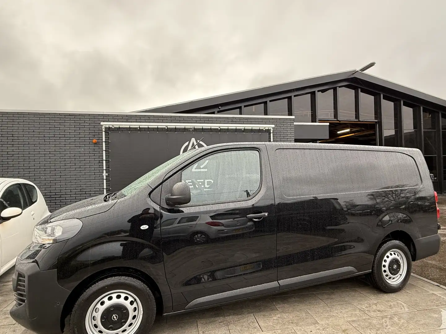 Opel Vivaro 2.0 Diesel 145 S&S L3 Zwart - 1