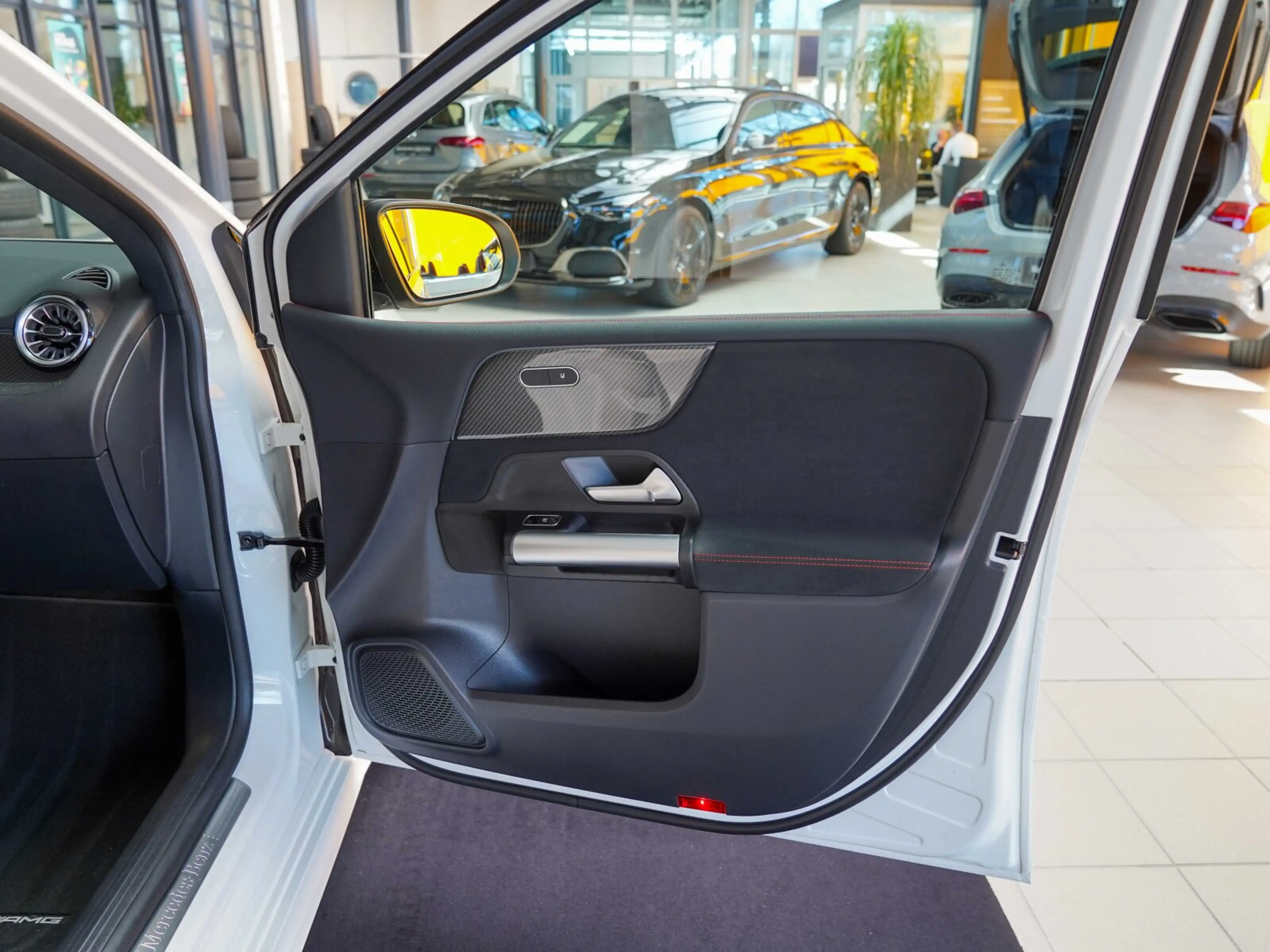 Mercedes-Benz B 220 B 220 d AMG Line Night 360° AHK Carbon DISTRO — photo 11