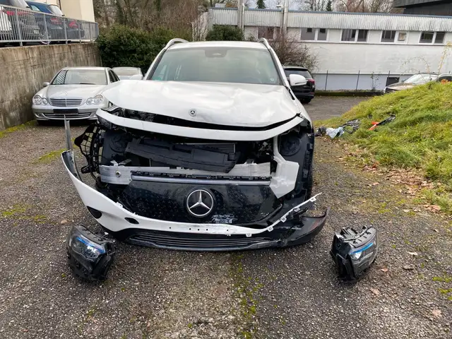 Mercedes-Benz EQB 300 4M *Progressive Advanced/AHK/Totw/Kamera