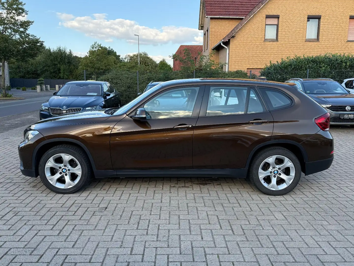BMW X1 20d xDrive | Aut. | TÜV neu | Navi | Scheckh. Brun - 2