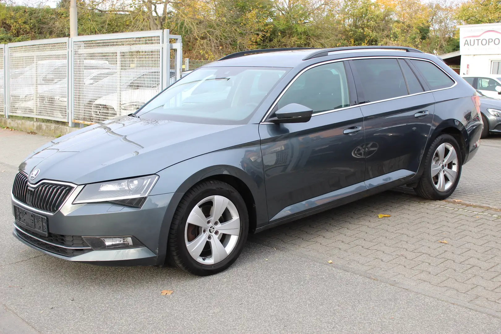 Skoda Superb Combi Ambition Grau - 1