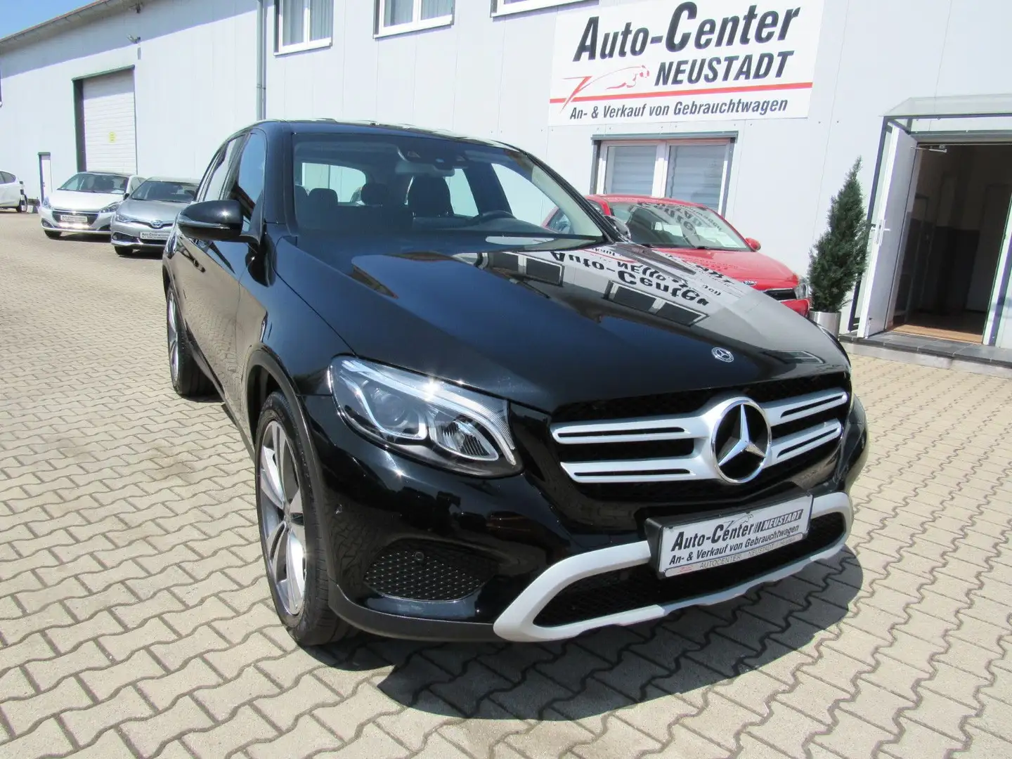 Mercedes-Benz GLC 350 d 4Matic, NAVI, LED, AHK, 20".. Zwart - 2