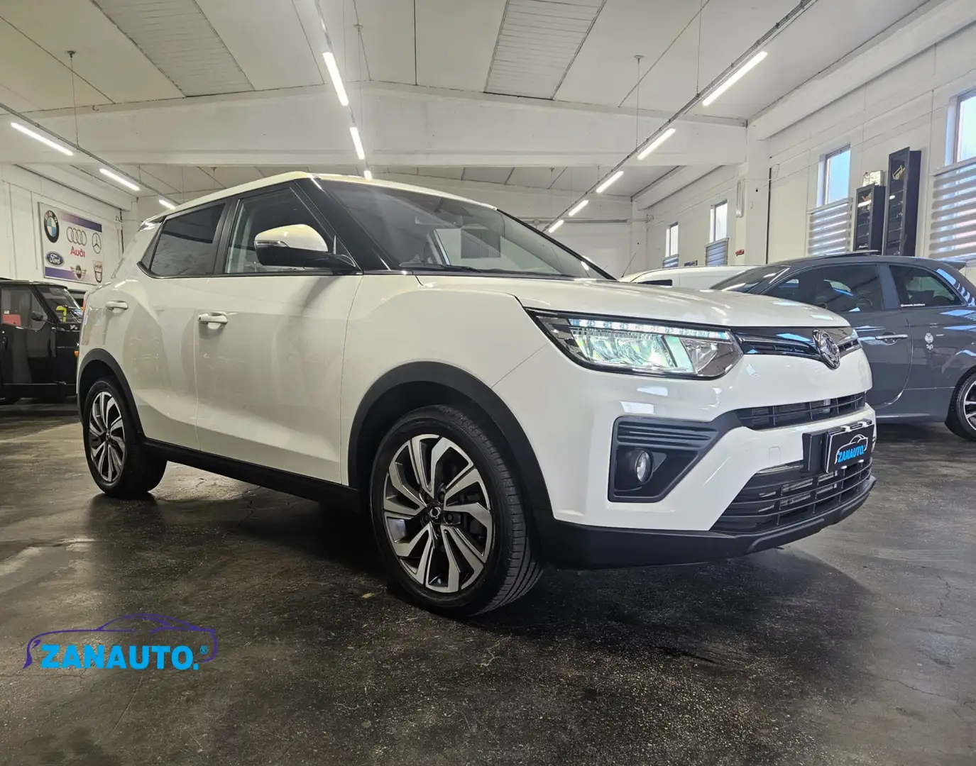 SsangYong Tivoli 1.6 Exclusive 2wd Weiß - 2