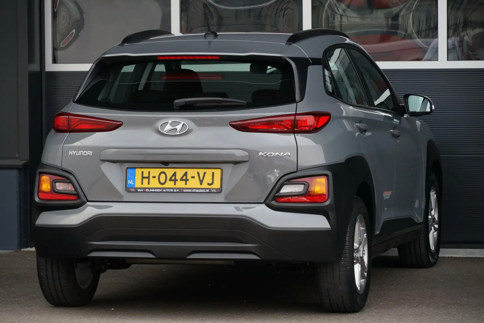 Hyundai KONA 1.0 T-GDI Comfort, NL, CarPlay, cruise, camera Grijs - 2