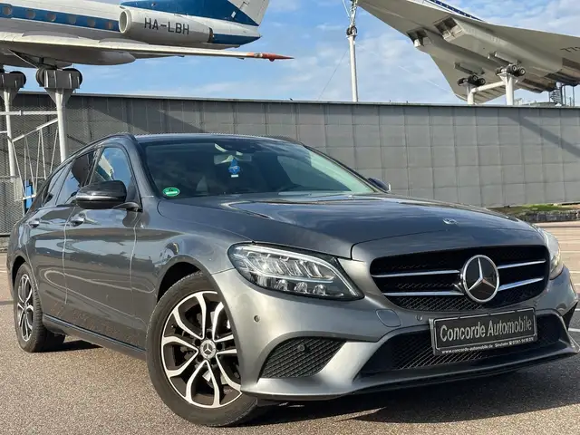 Mercedes-Benz C 220 d C T Modell/LED Scheinwerfer/Head Up