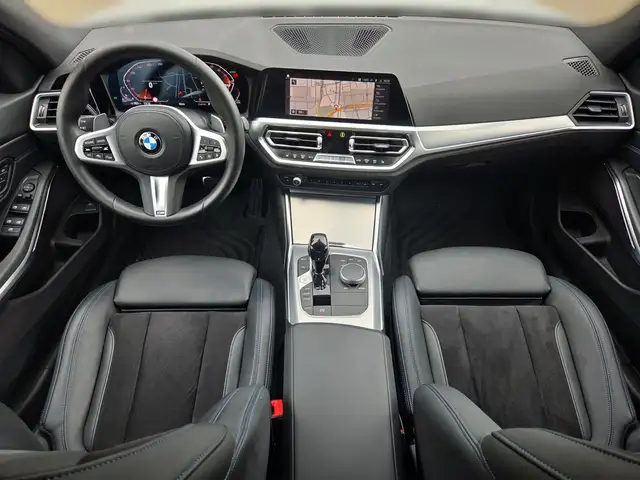 BMW 3 Series view 15