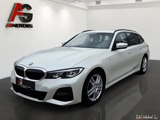 BMW 3 Series view 2