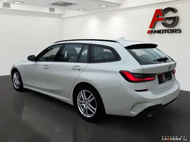 BMW 3 Series view 8