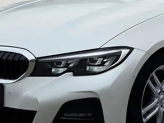 BMW 3 Series view 10